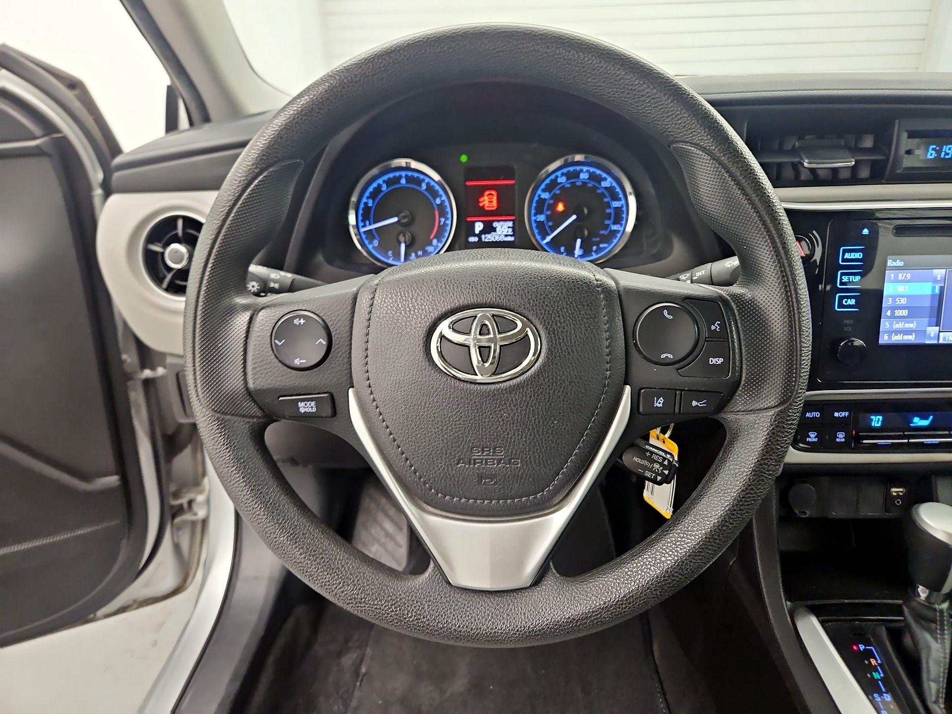 Thumbnail: 2017 Toyota Corolla - 10