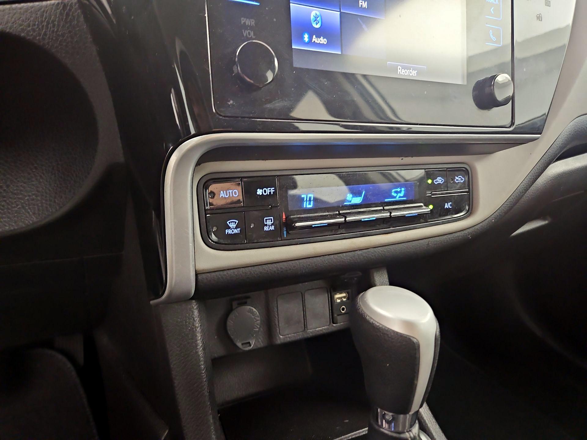 Thumbnail: 2017 Toyota Corolla - 16