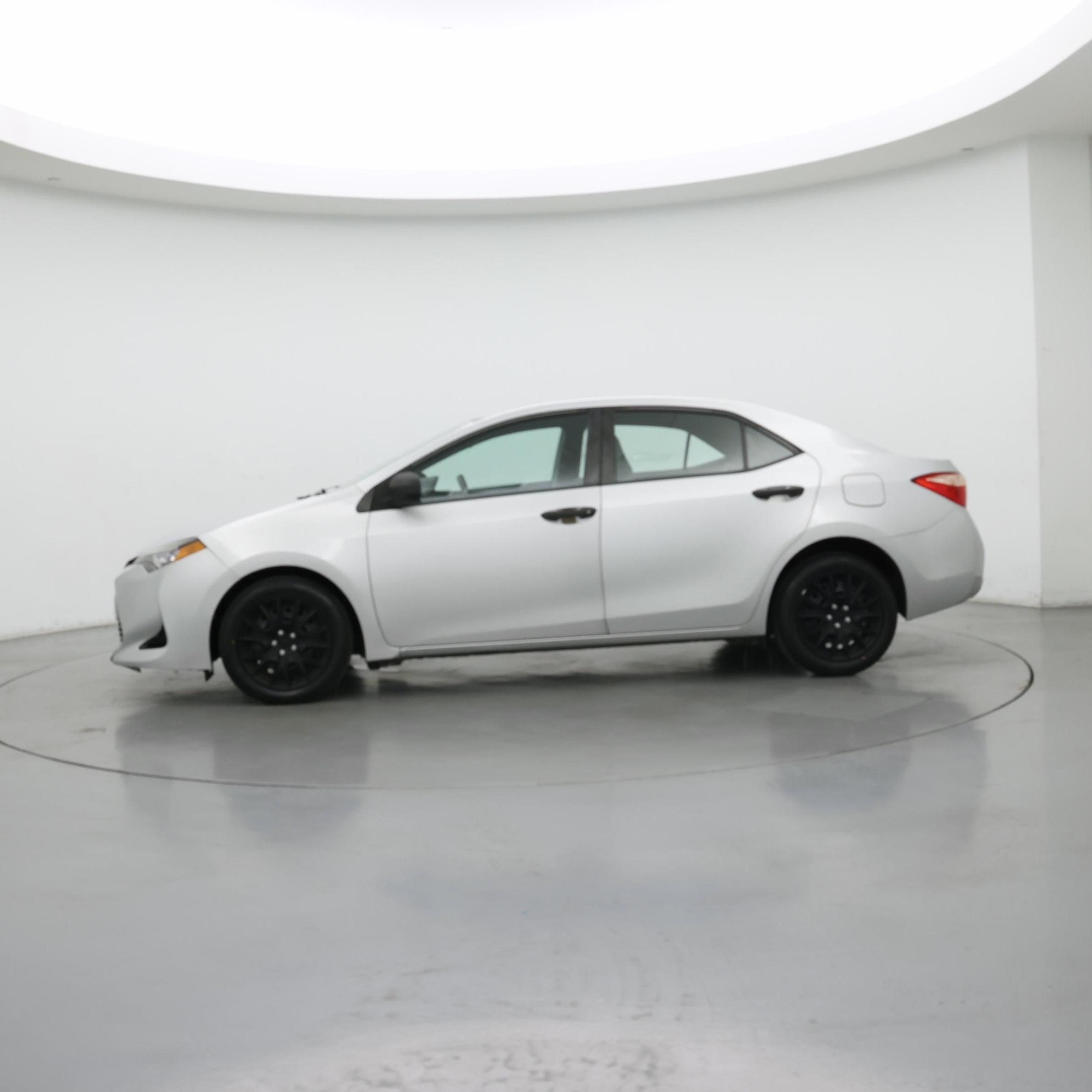 Thumbnail: 2017 Toyota Corolla - 3