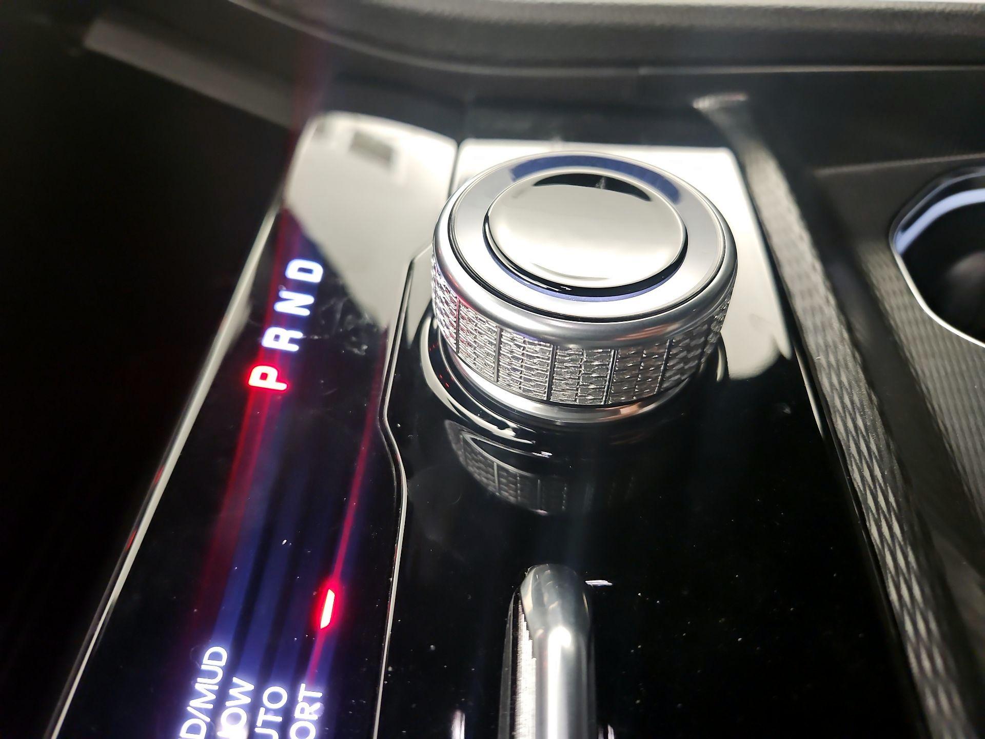 Thumbnail: 2024 Jeep Grand Cherokee - 16