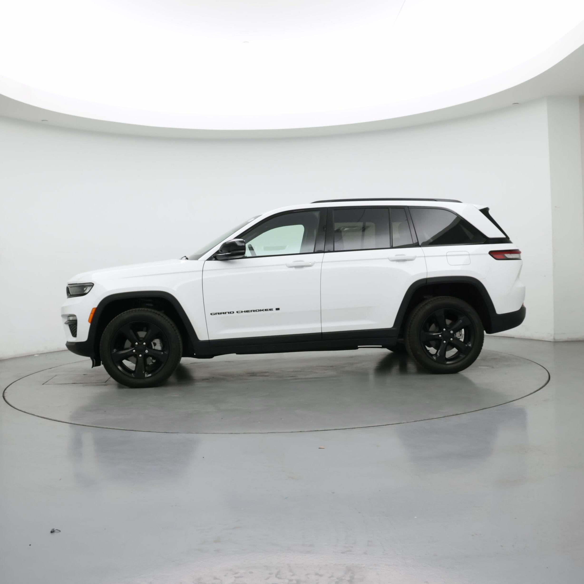 Thumbnail: 2024 Jeep Grand Cherokee - 3