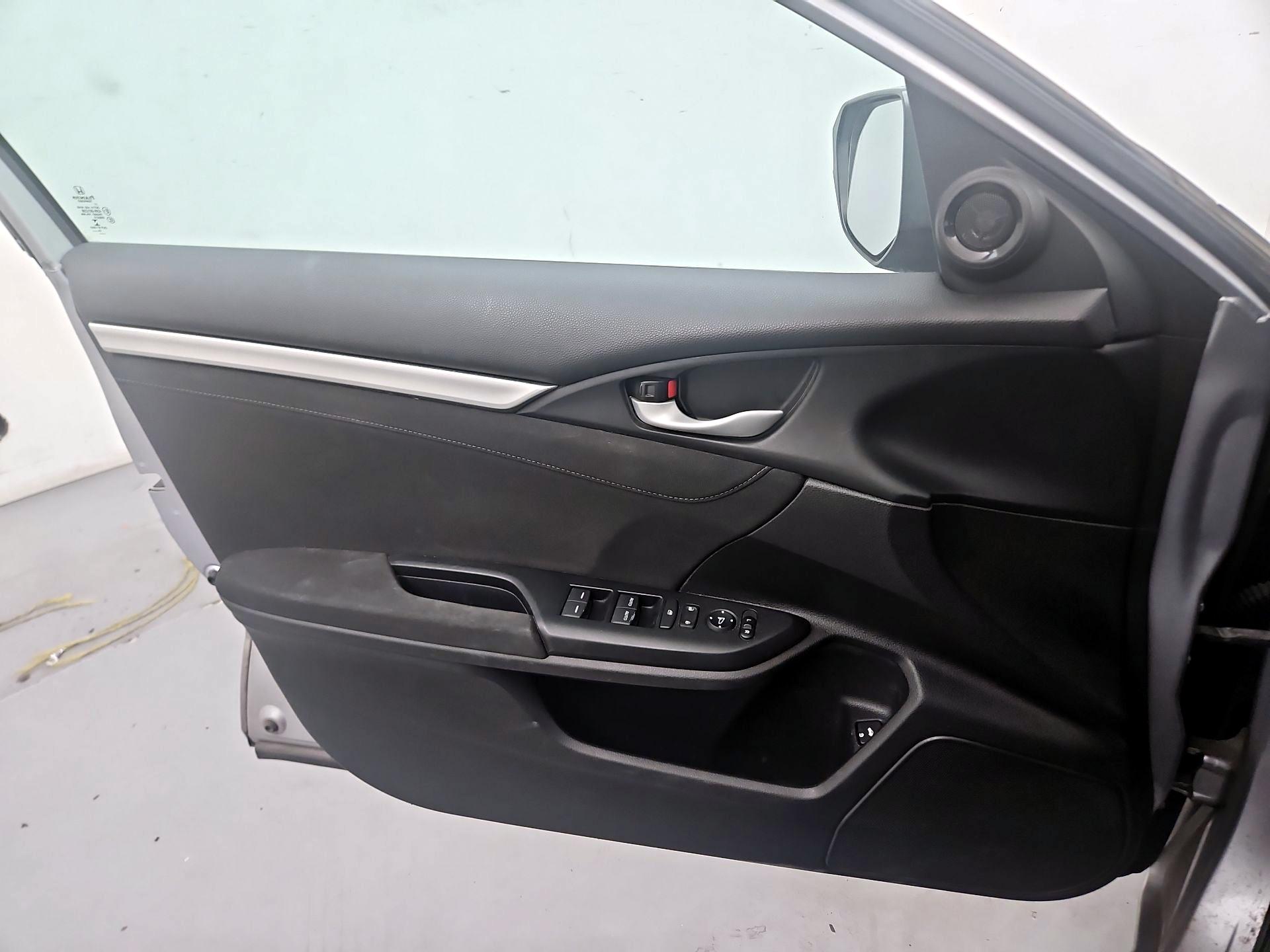 Thumbnail: 2016 Honda Civic - 12