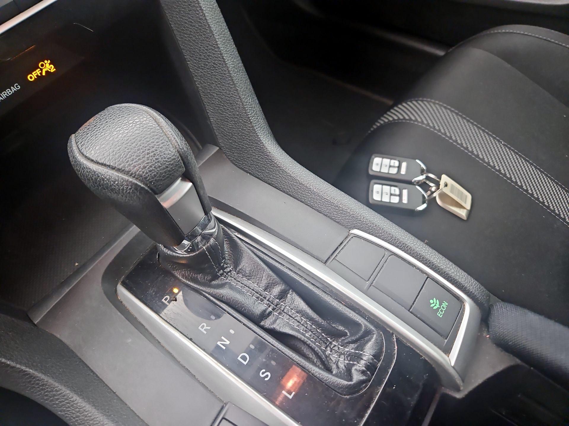 Thumbnail: 2016 Honda Civic - 15