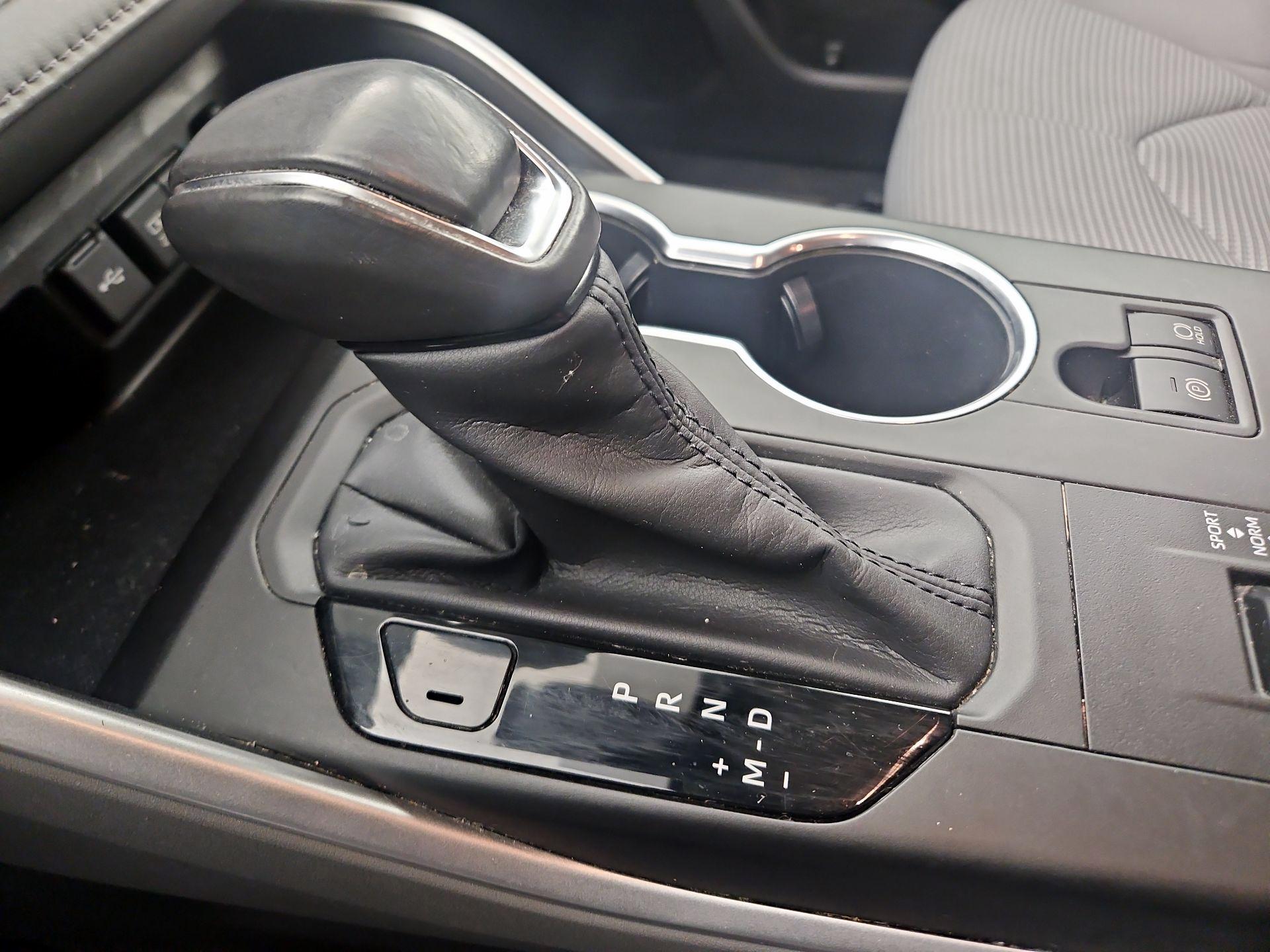 Thumbnail: 2020 Toyota Highlander - 16