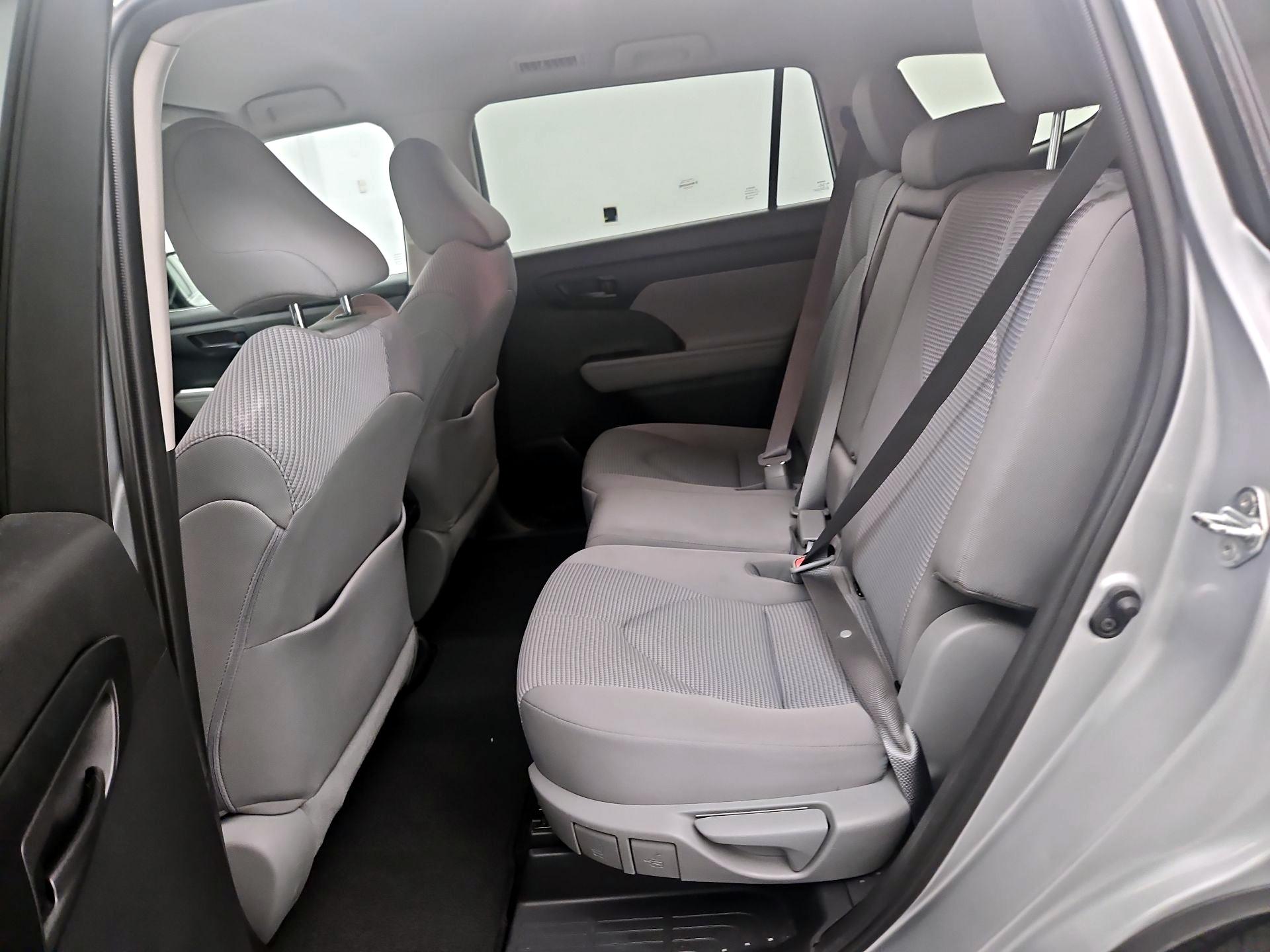 Thumbnail: 2020 Toyota Highlander - 18