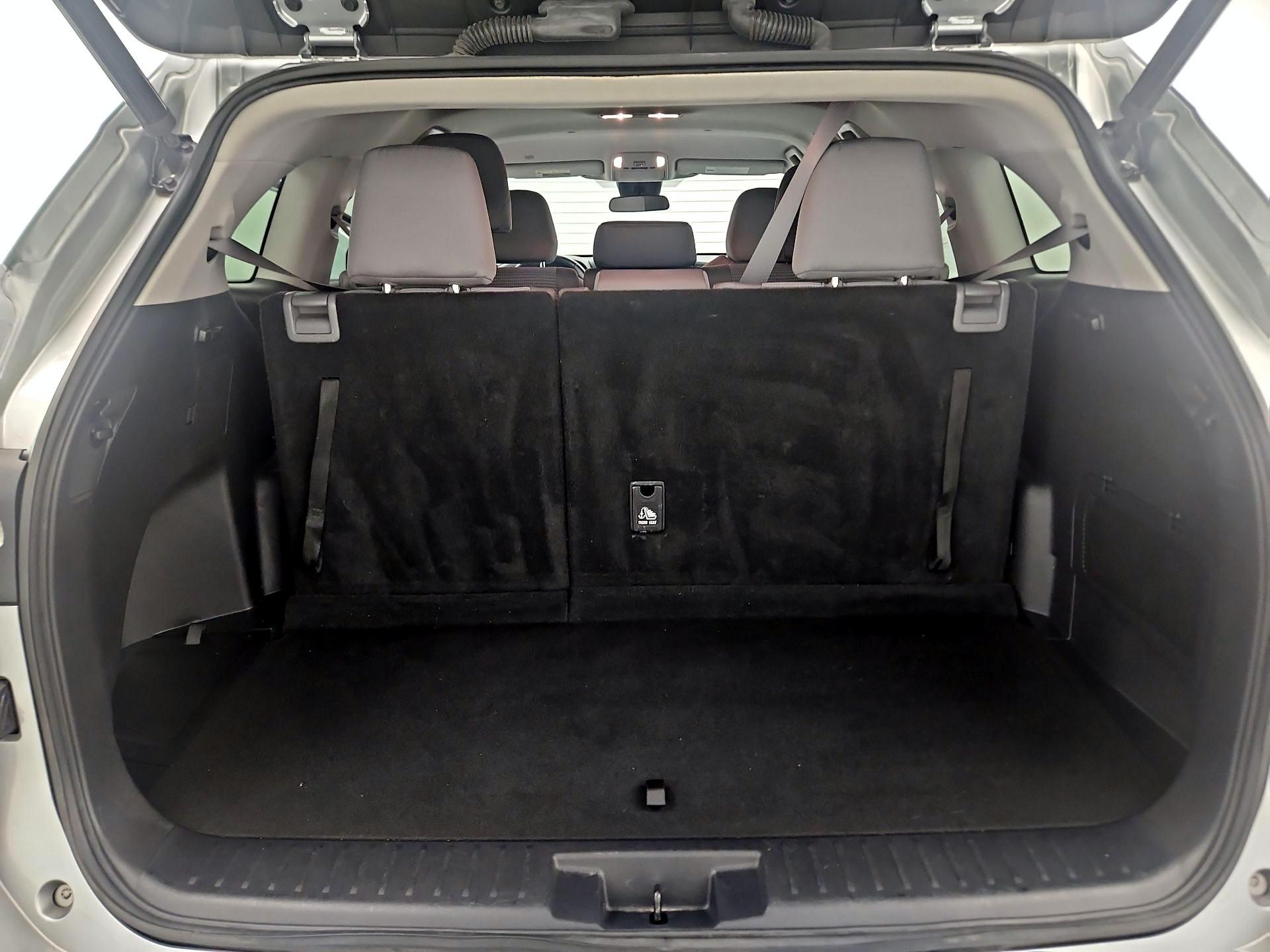 Thumbnail: 2020 Toyota Highlander - 19