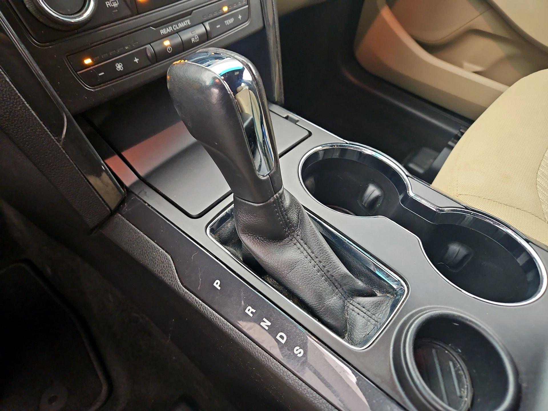 Thumbnail: 2017 Ford Explorer - 15