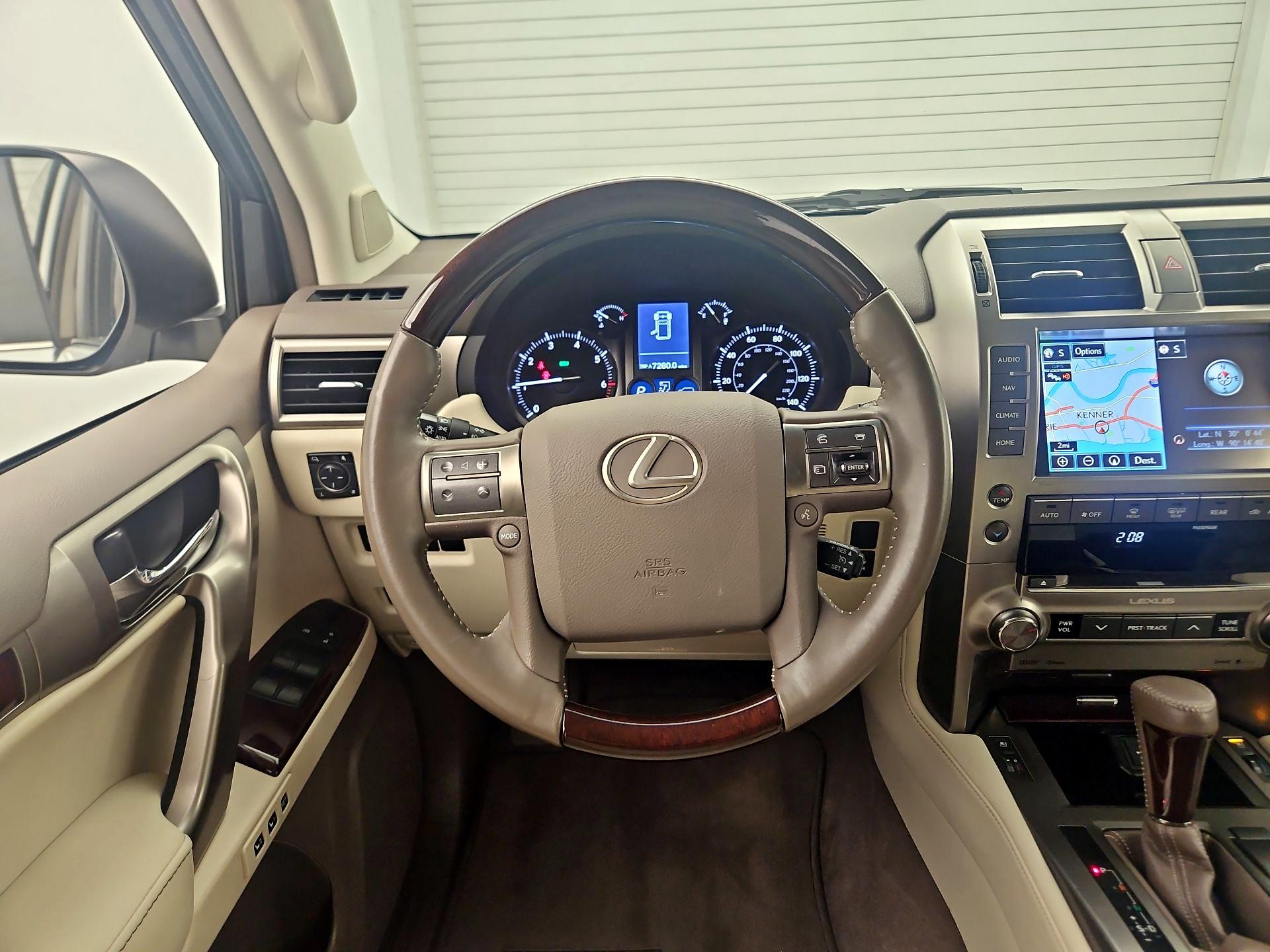 Thumbnail: 2019 Lexus GX - 10