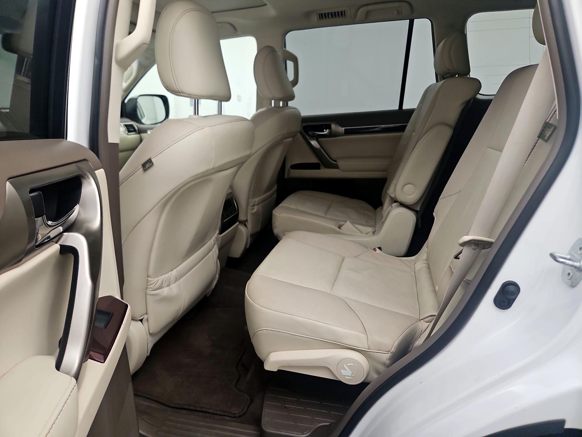 Thumbnail: 2019 Lexus GX - 19