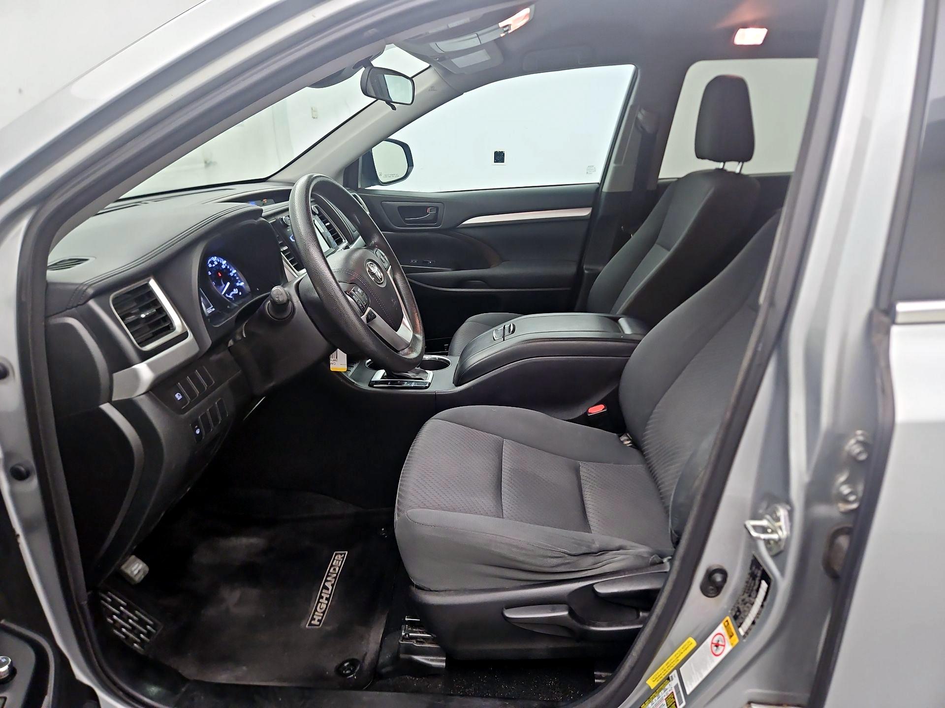 Thumbnail: 2017 Toyota Highlander - 11