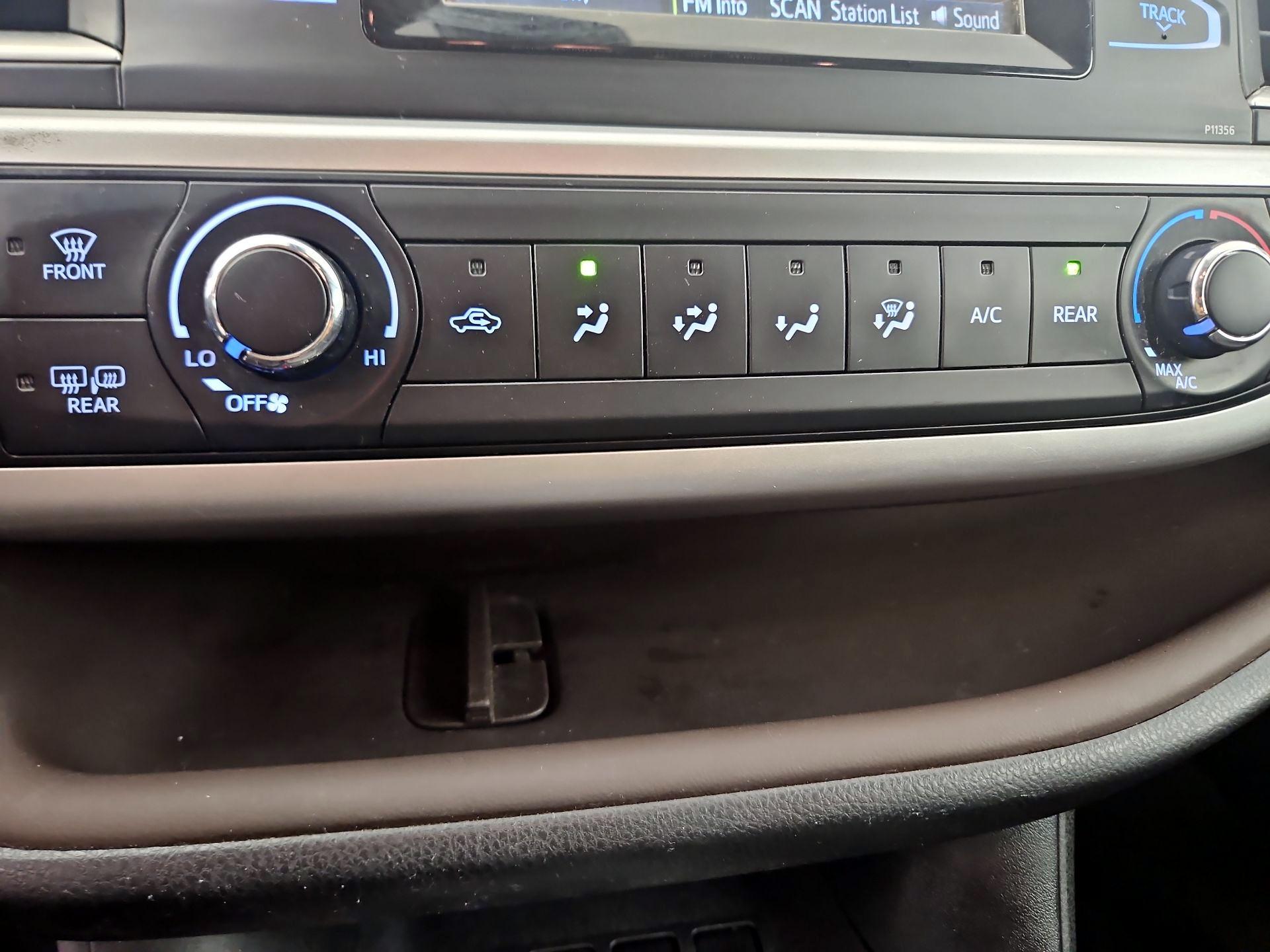 Thumbnail: 2017 Toyota Highlander - 16