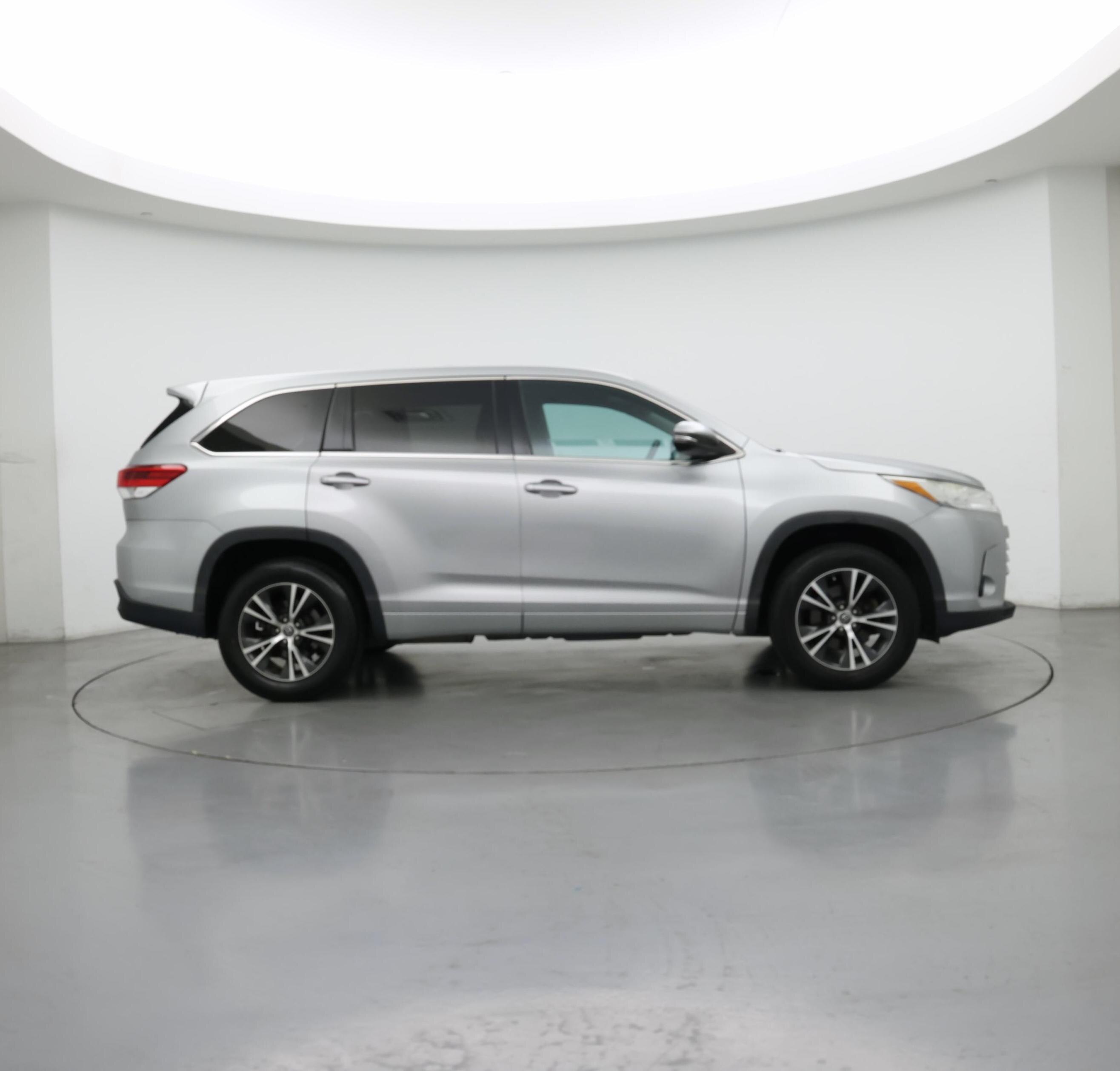 Thumbnail: 2017 Toyota Highlander - 7