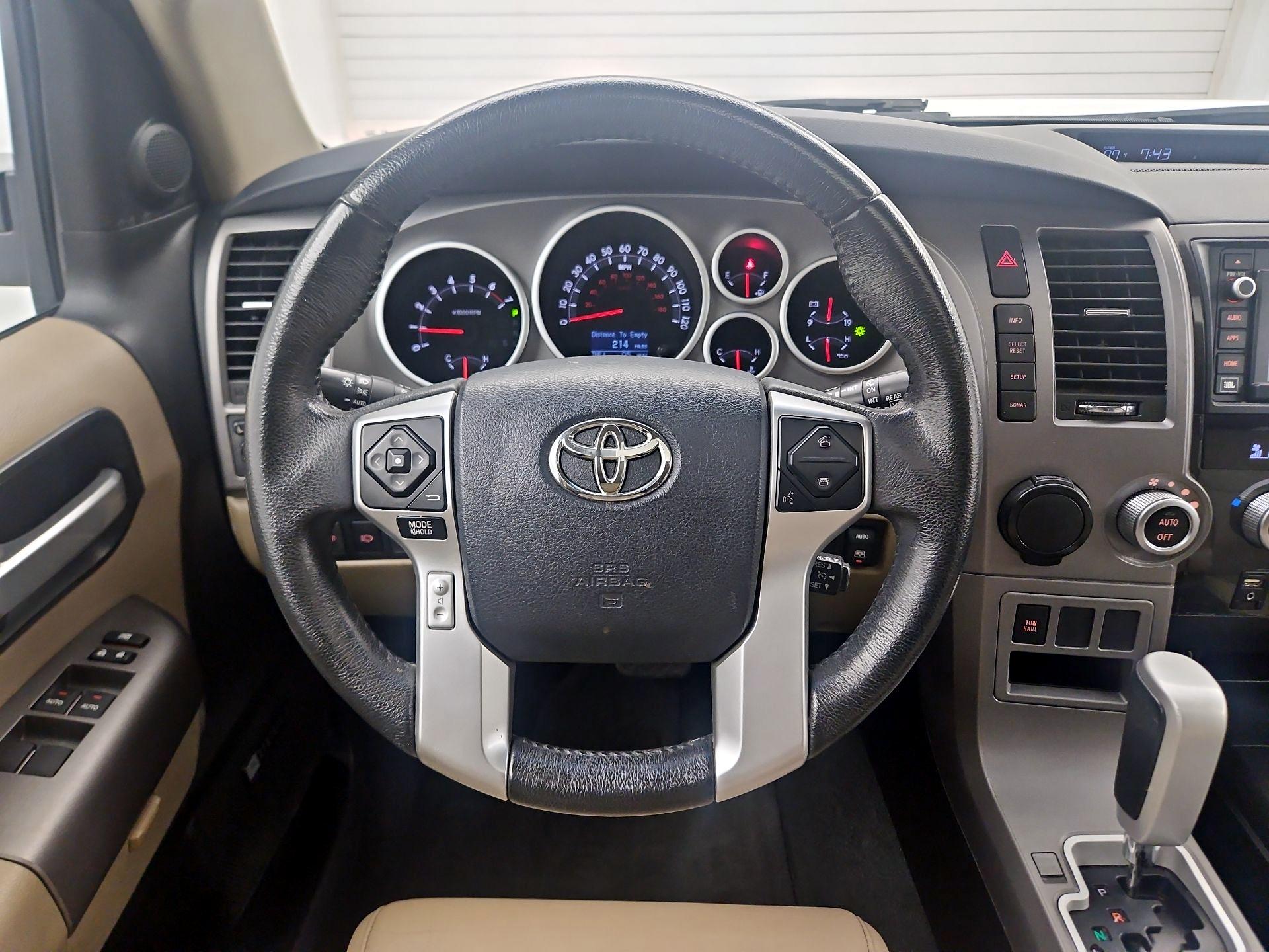 Thumbnail: 2014 Toyota Sequoia - 10