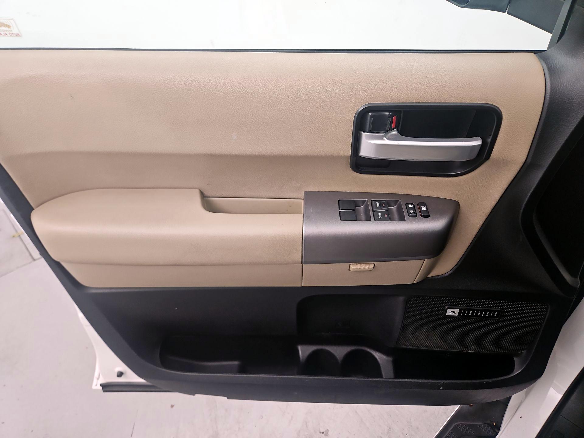 Thumbnail: 2014 Toyota Sequoia - 12