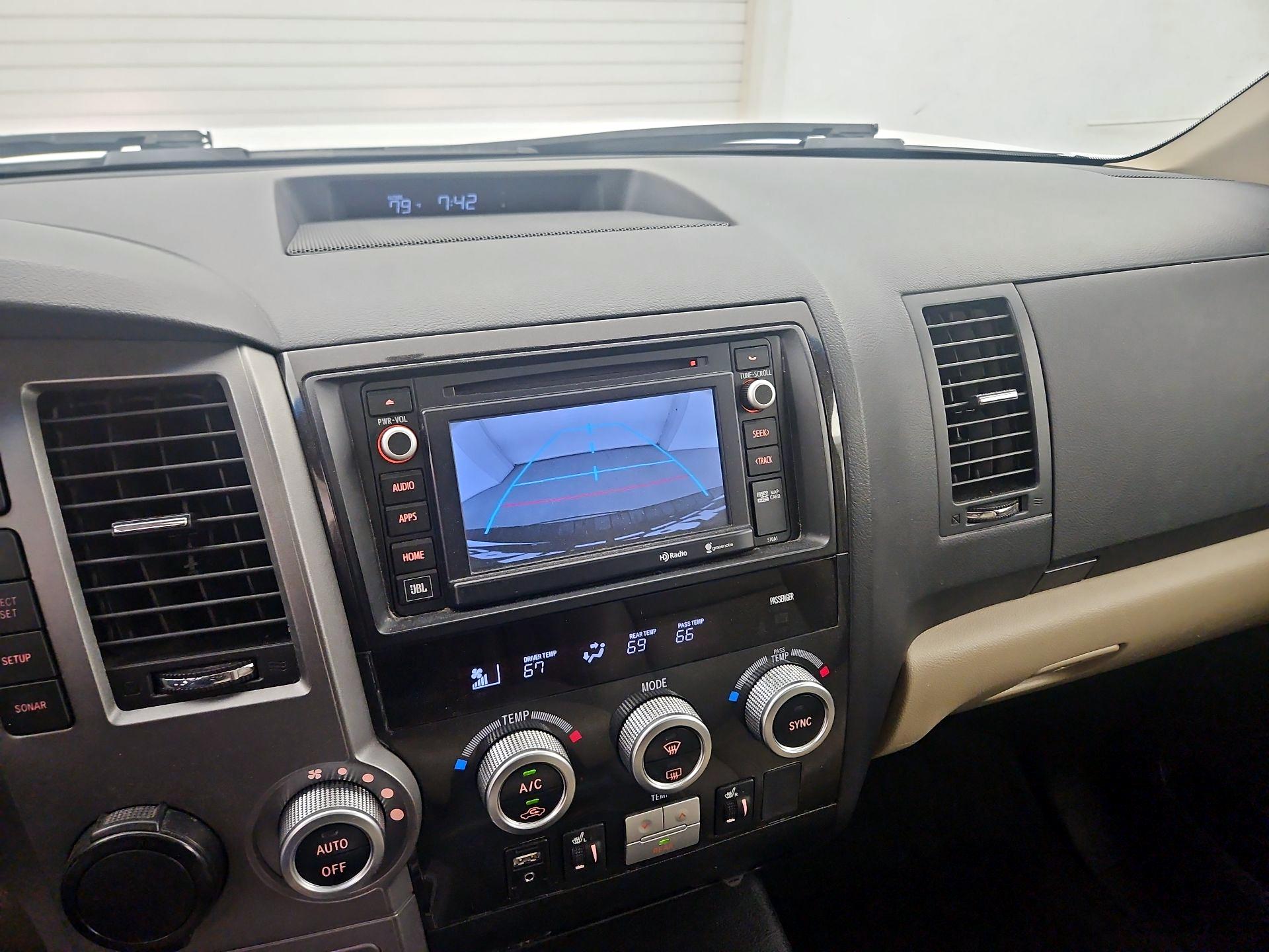 Thumbnail: 2014 Toyota Sequoia - 14