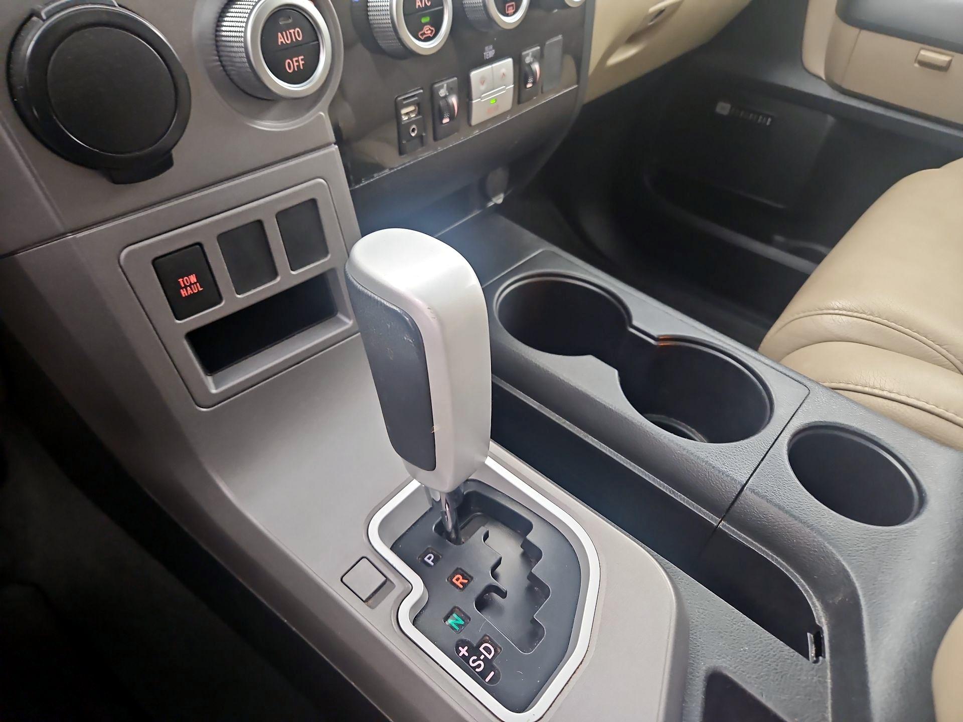 Thumbnail: 2014 Toyota Sequoia - 17