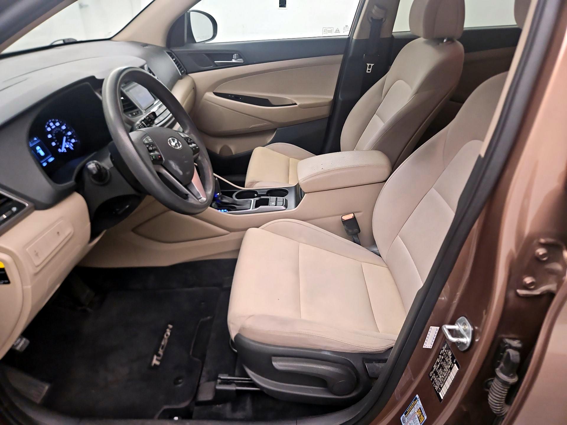 Thumbnail: 2017 Hyundai Tucson - 9