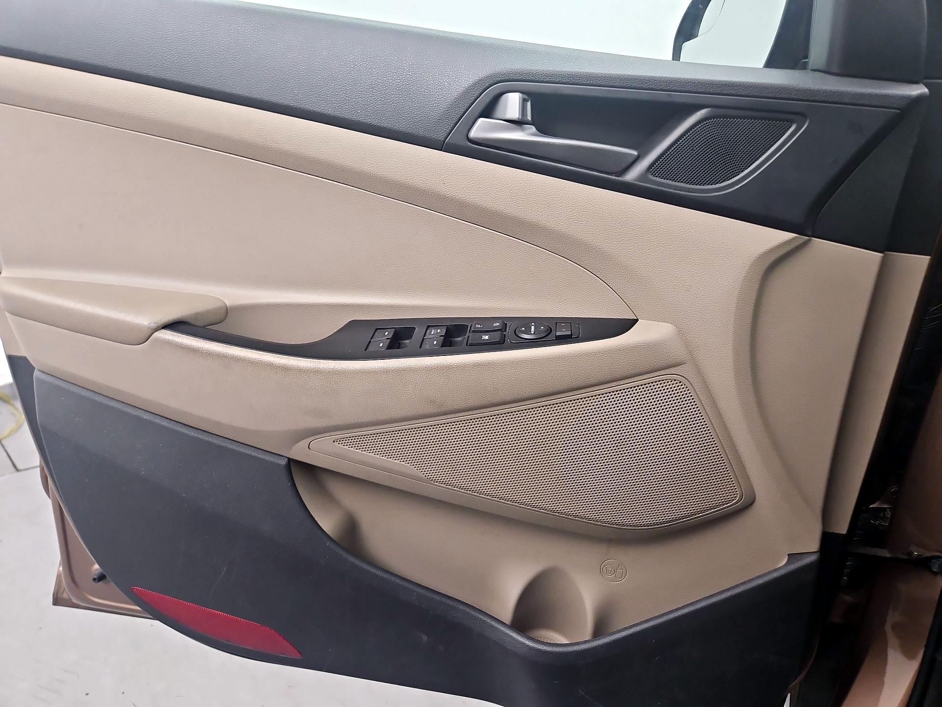 Thumbnail: 2017 Hyundai Tucson - 10