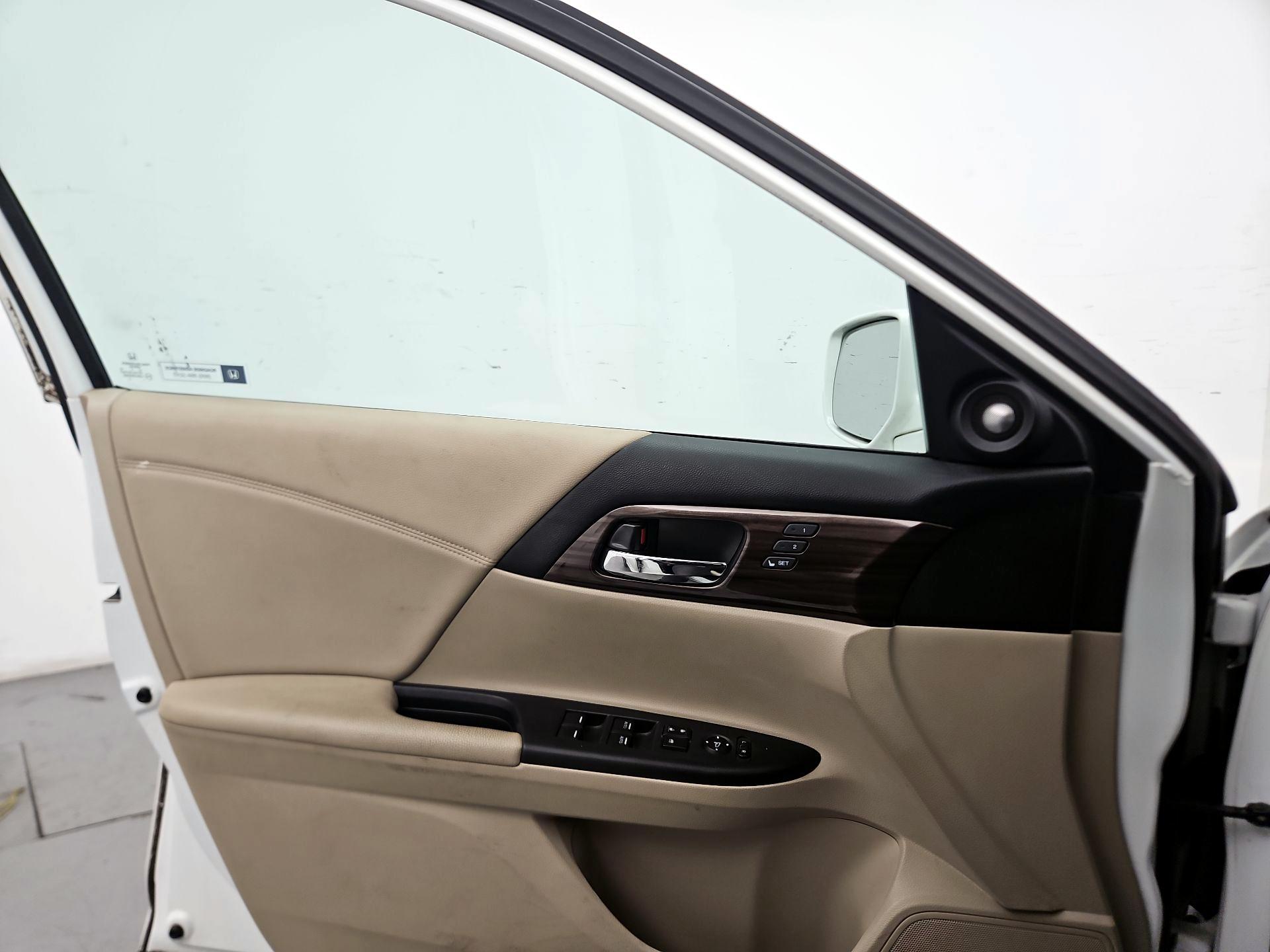 Thumbnail: 2017 Honda Accord - 12