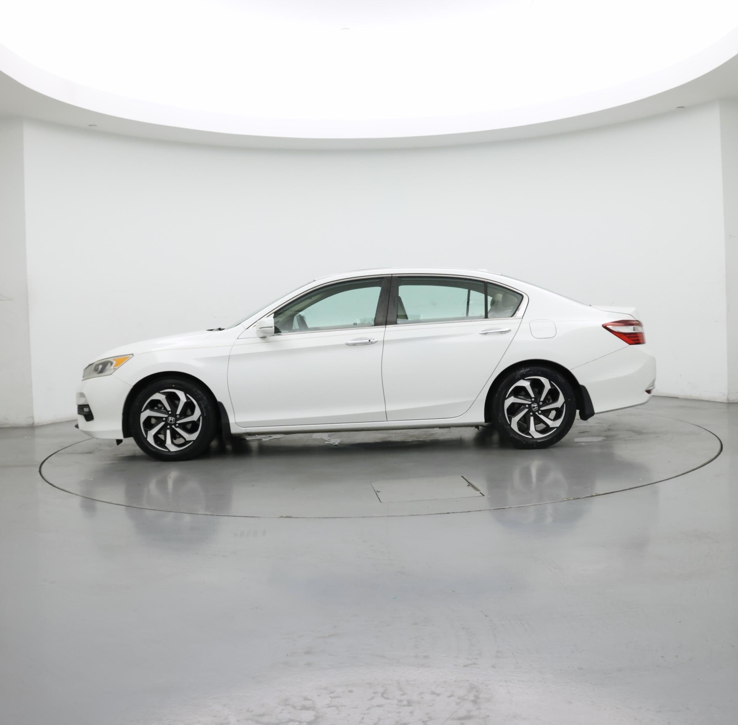 Thumbnail: 2017 Honda Accord - 3