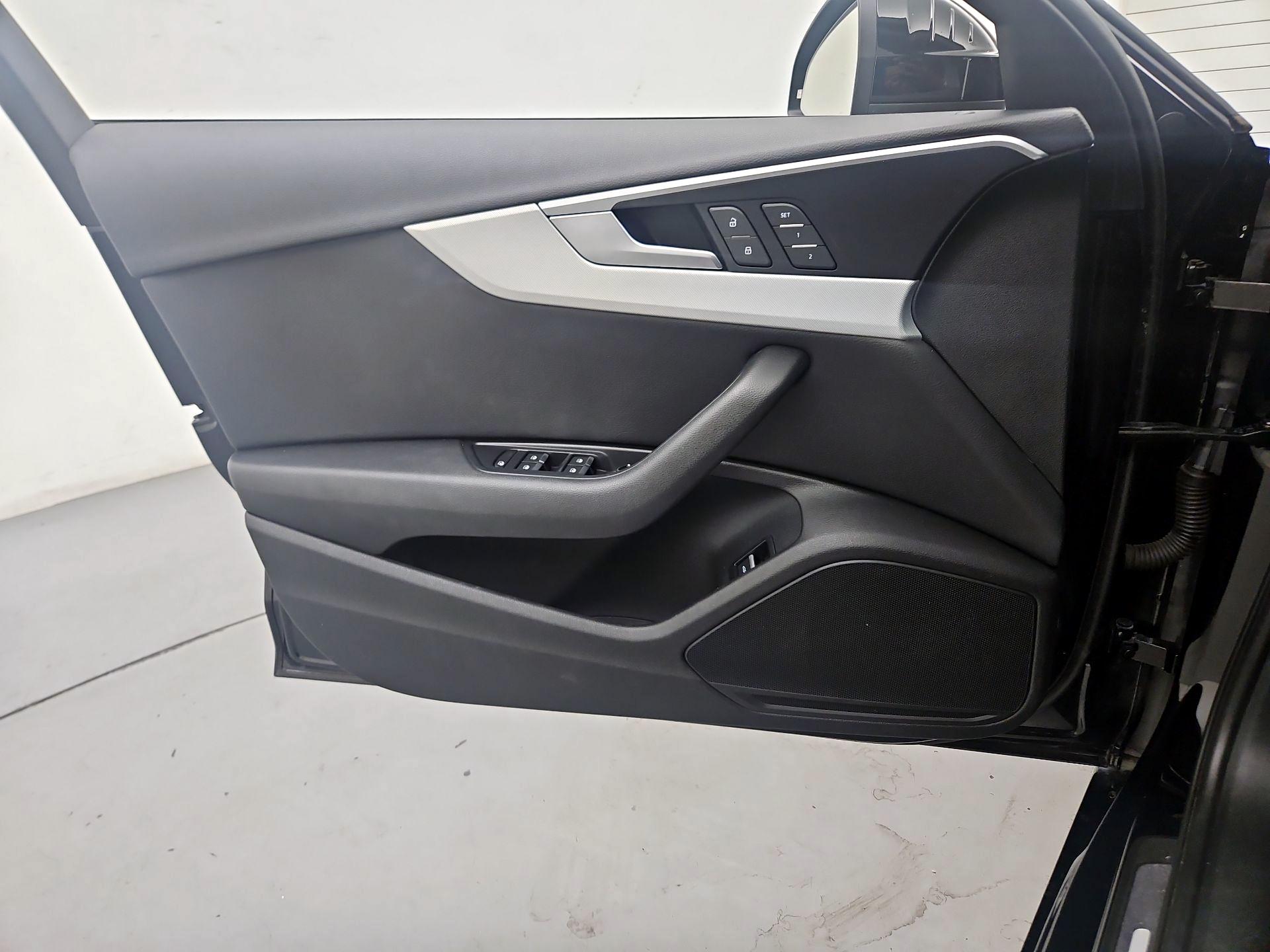 Thumbnail: 2017 Audi A4 - 12