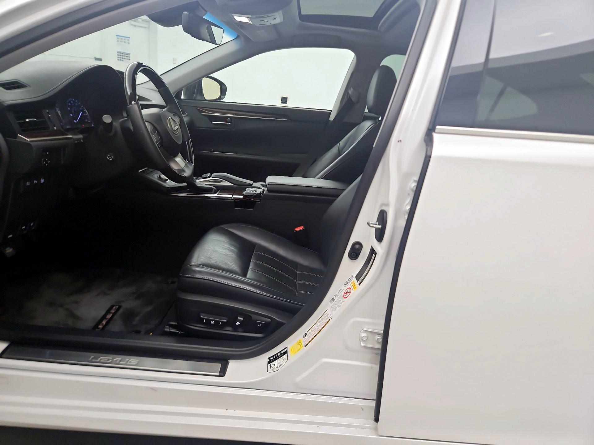 Thumbnail: 2018 Lexus ES - 11