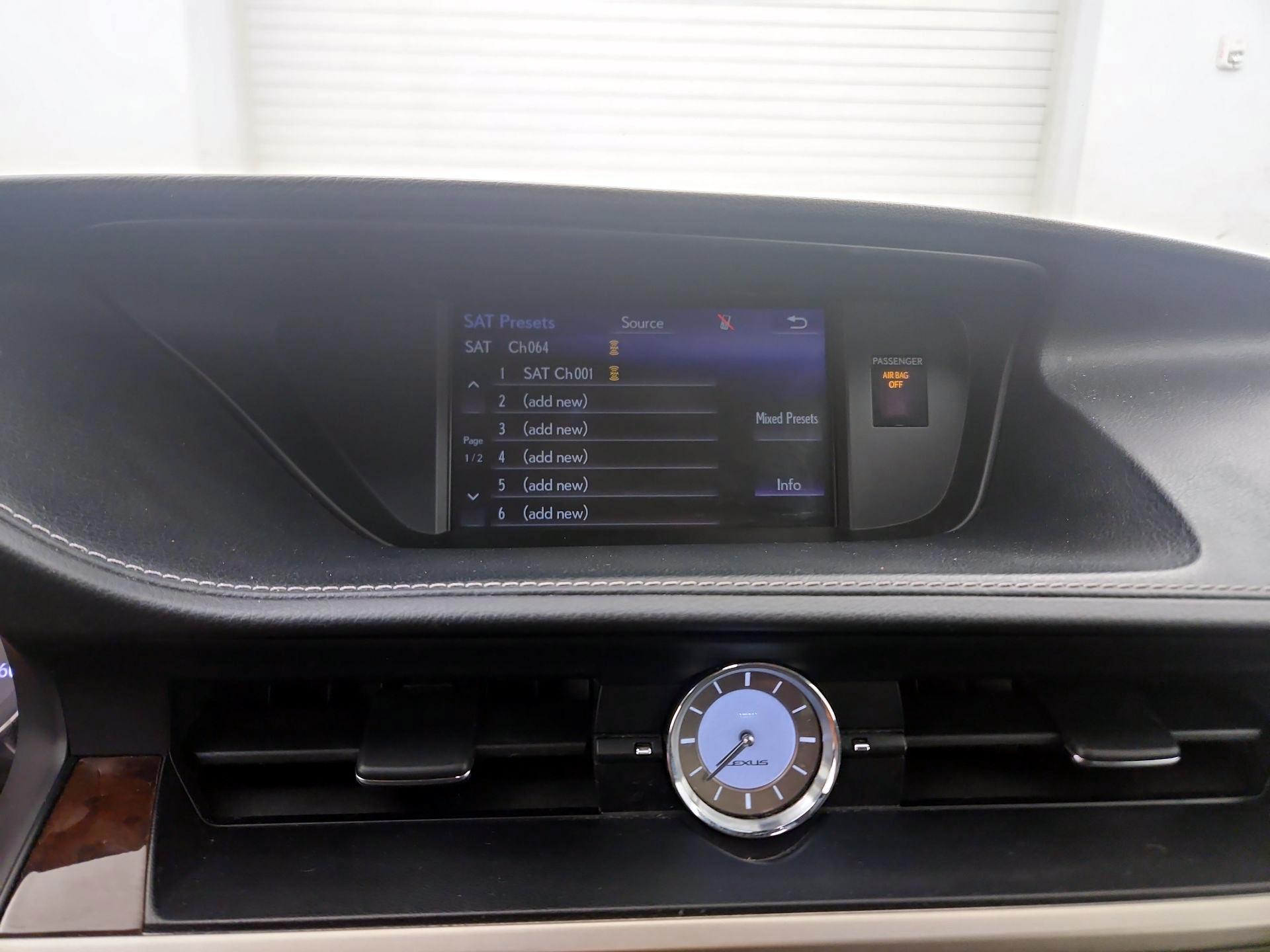 Thumbnail: 2018 Lexus ES - 14