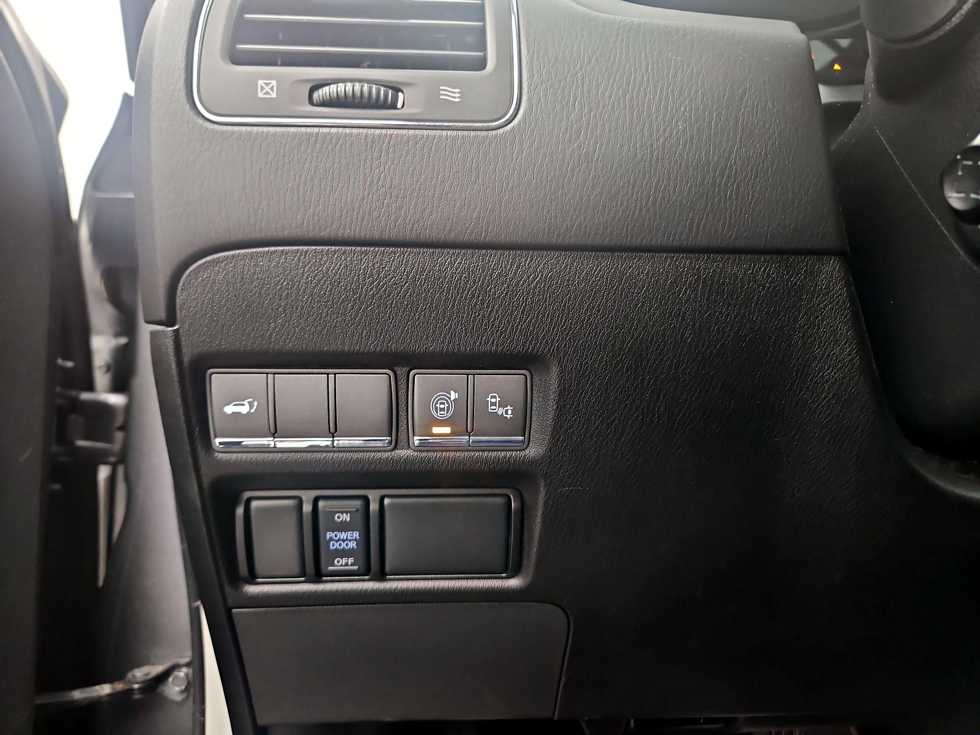 Thumbnail: 2017 INFINITI QX80 - 13