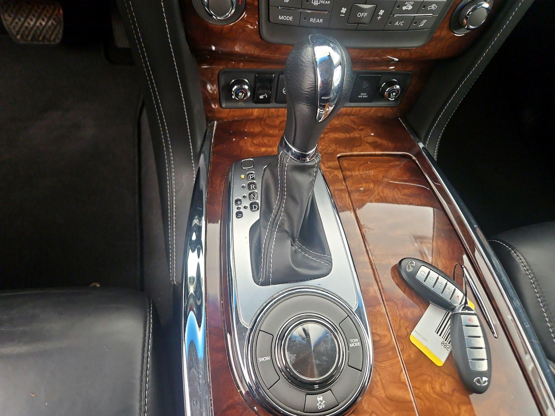 Thumbnail: 2017 INFINITI QX80 - 17