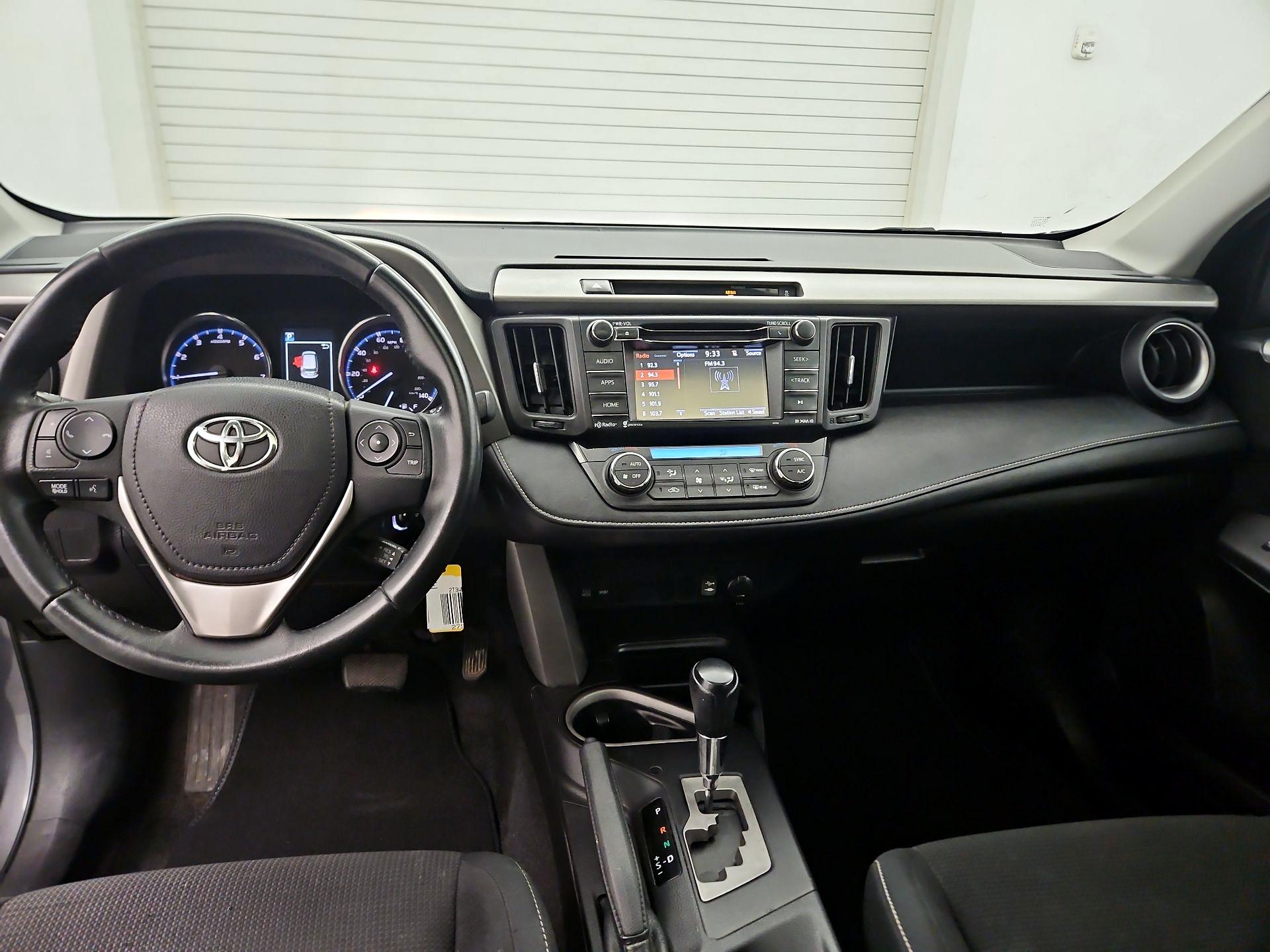 Thumbnail: 2016 Toyota RAV4 - 9