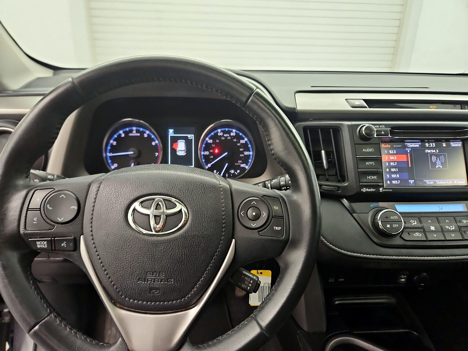 Thumbnail: 2016 Toyota RAV4 - 10