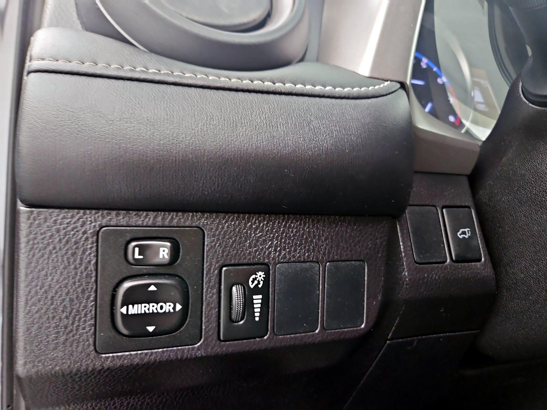 Thumbnail: 2016 Toyota RAV4 - 13