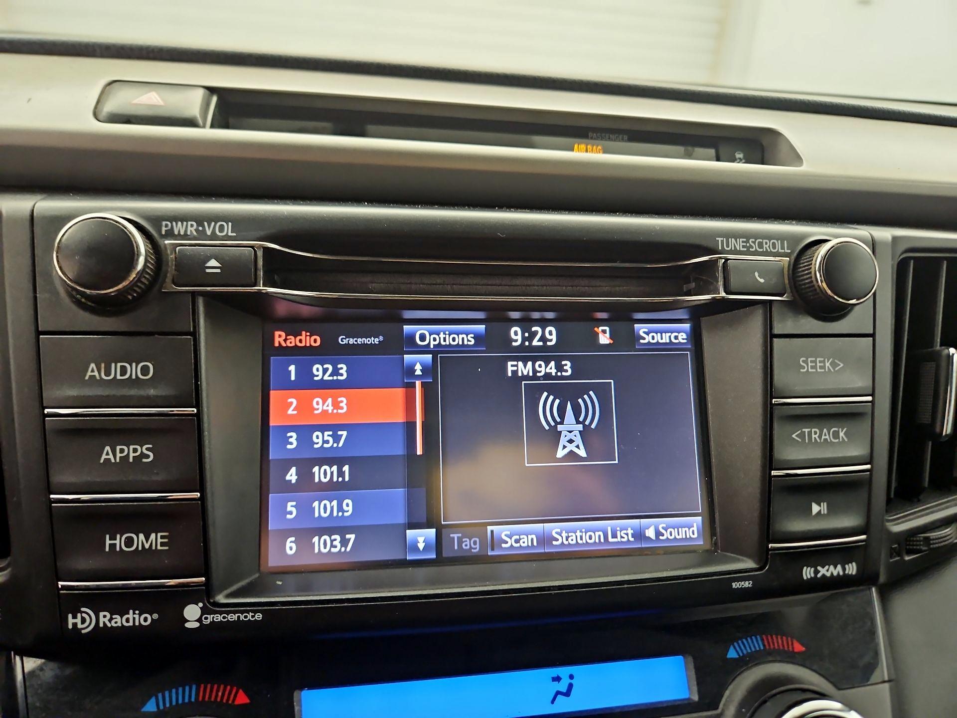 Thumbnail: 2016 Toyota RAV4 - 15