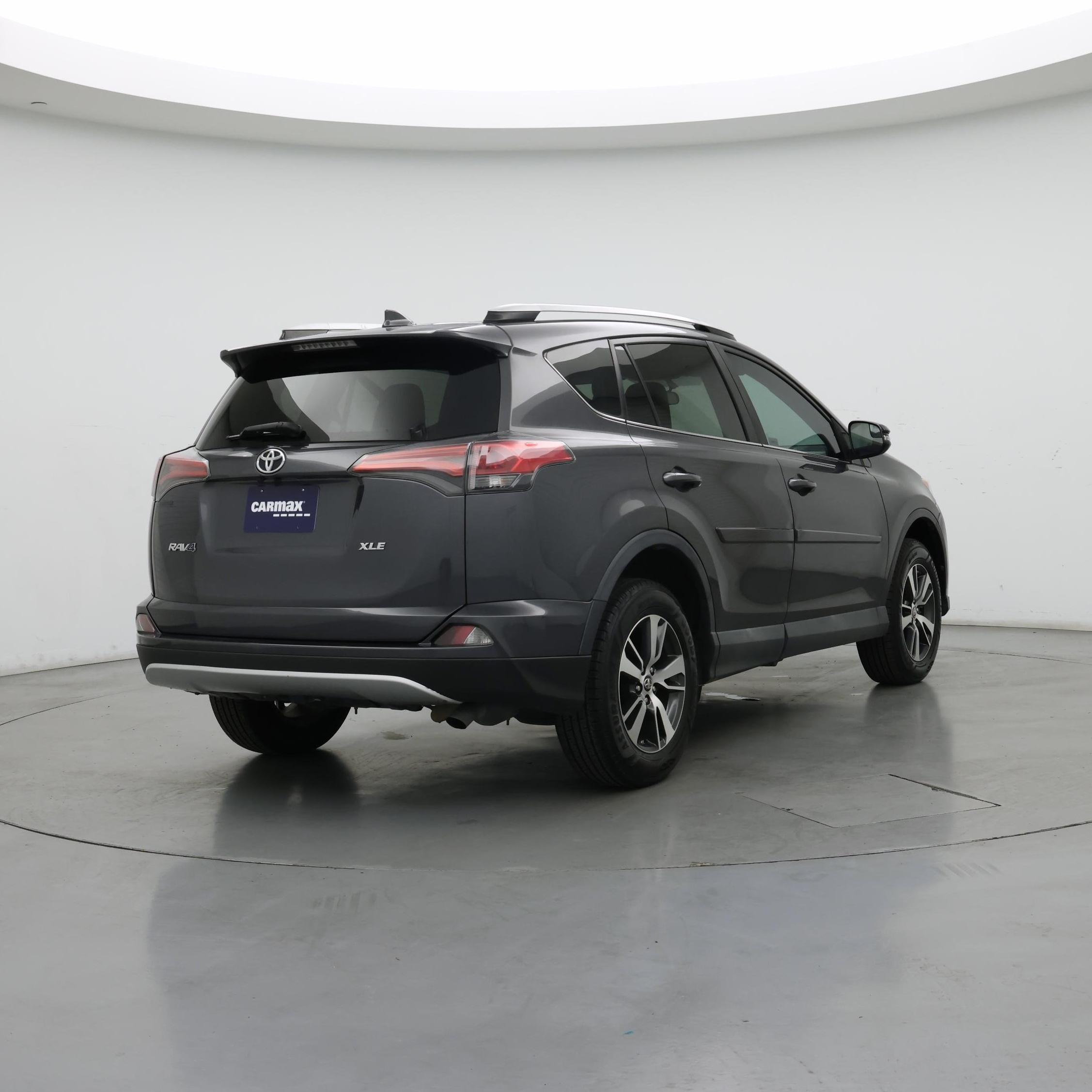 Thumbnail: 2016 Toyota RAV4 - 8