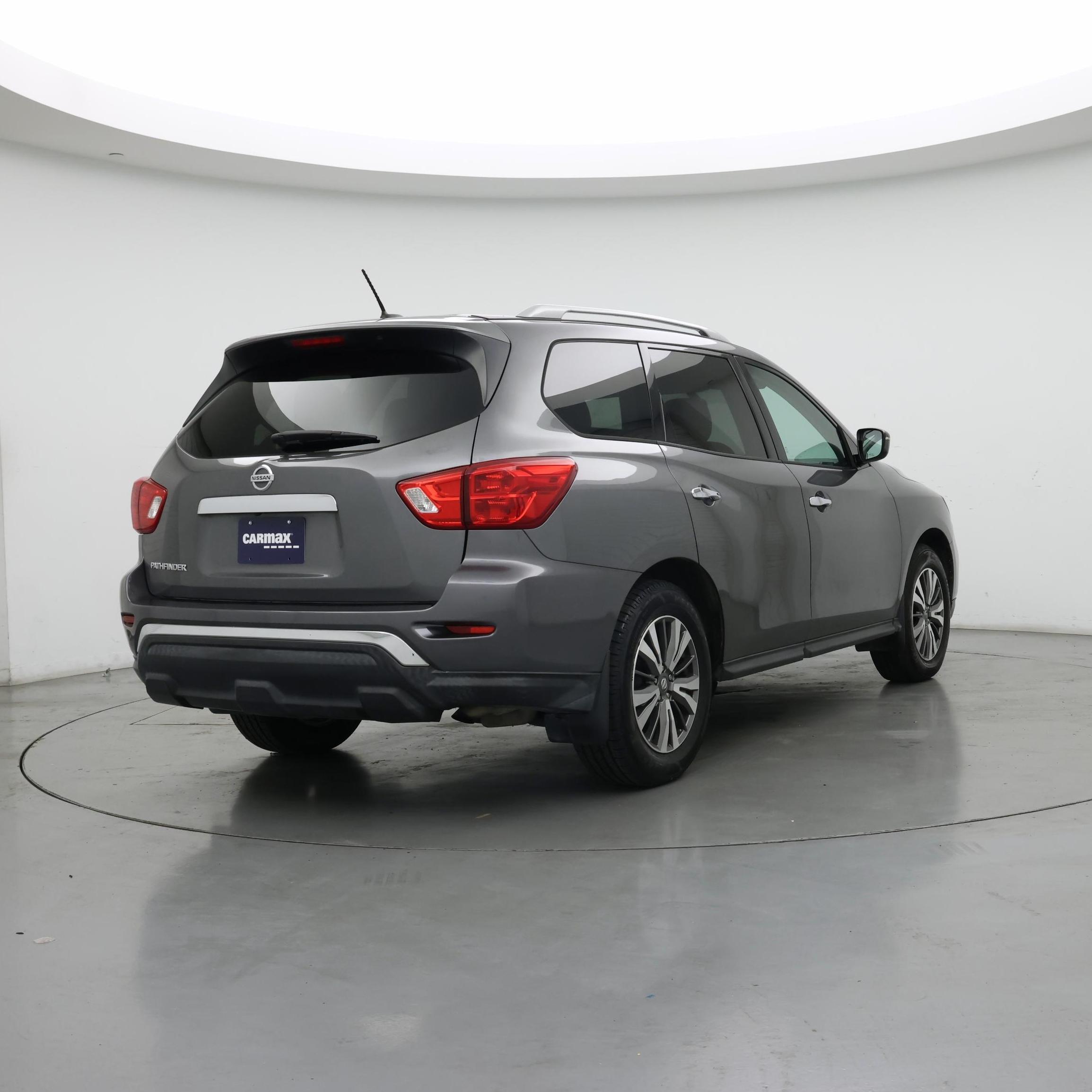 Thumbnail: 2017 Nissan Pathfinder - 8