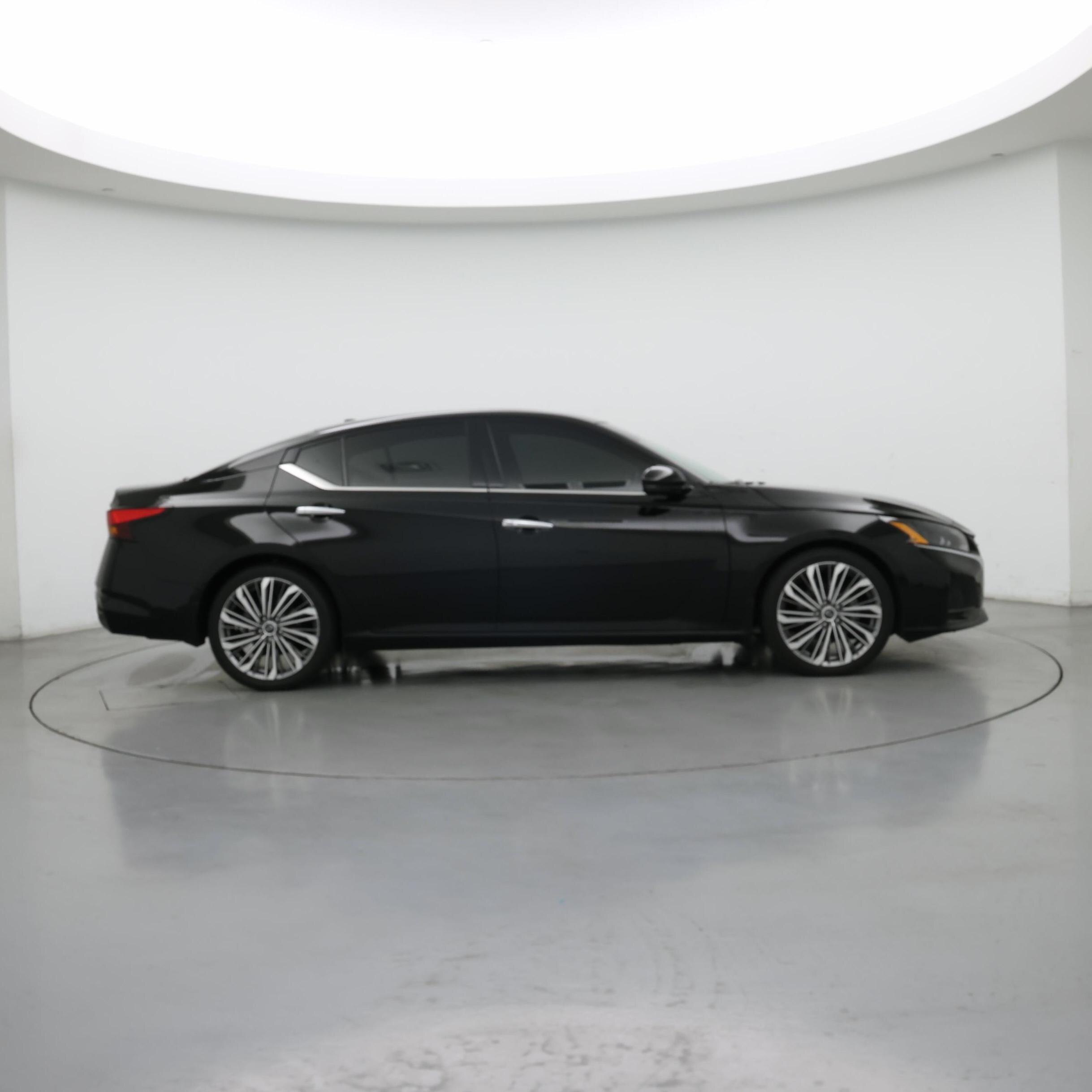 Thumbnail: 2023 Nissan Altima - 7