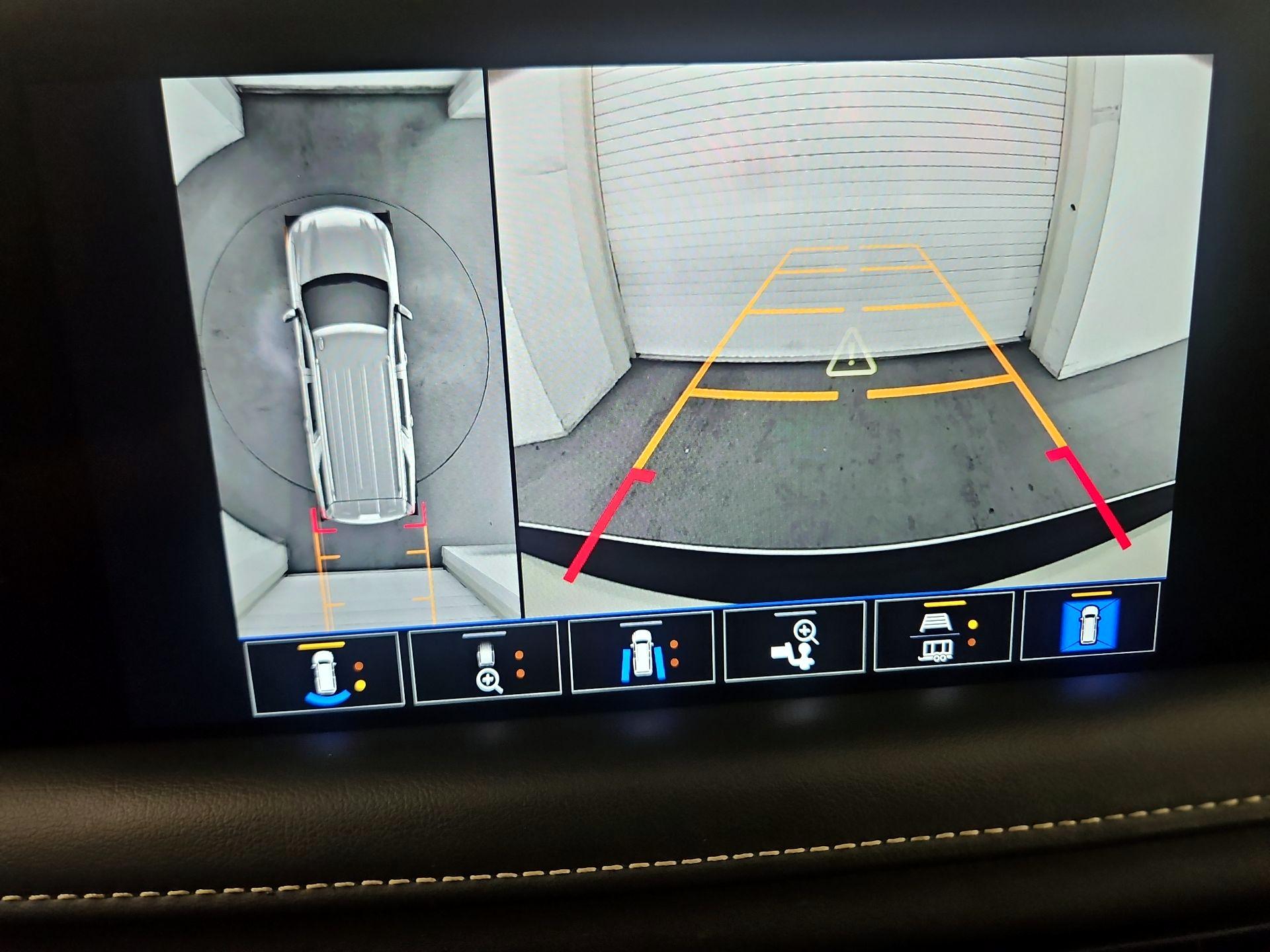 Thumbnail: 2022 Chevrolet Tahoe - 14