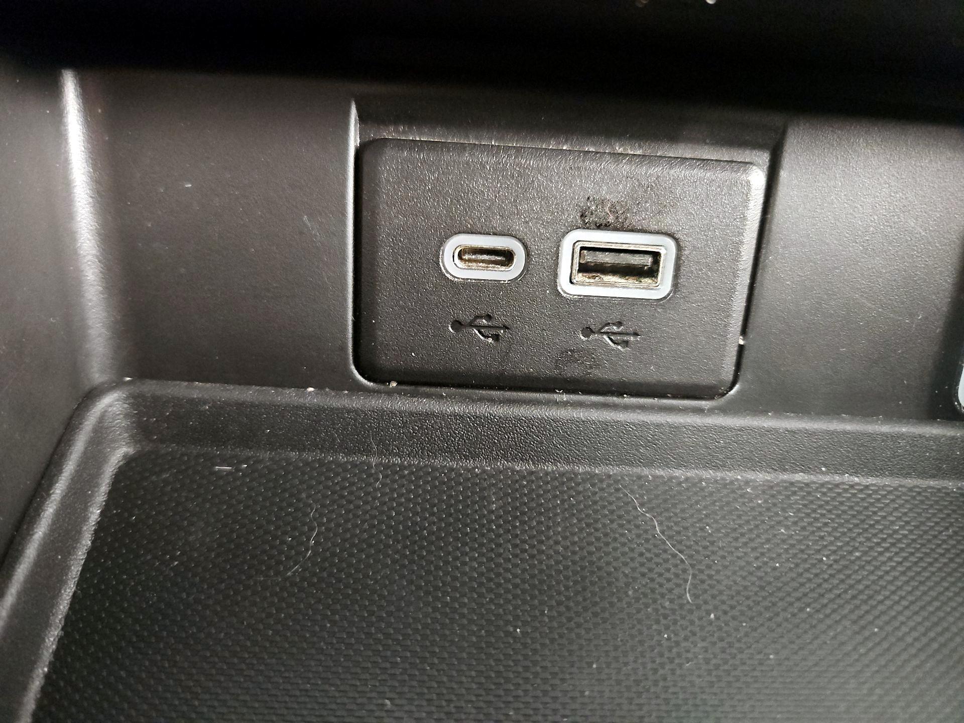 Thumbnail: 2022 Chevrolet Tahoe - 18