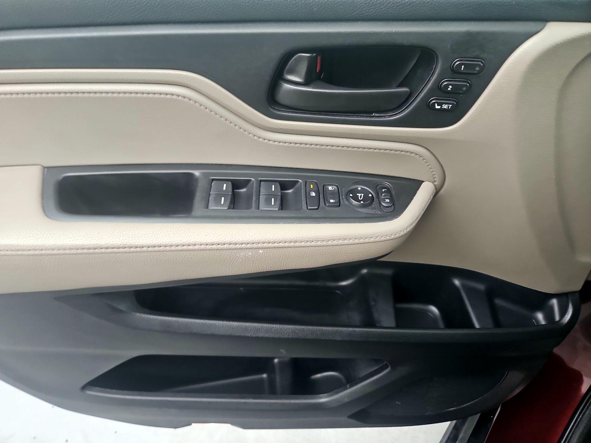 Thumbnail: 2020 Honda Odyssey - 12