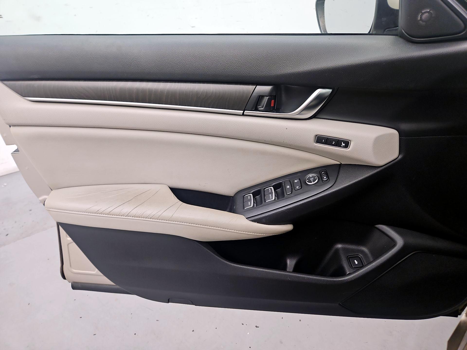 Thumbnail: 2018 Honda Accord - 12