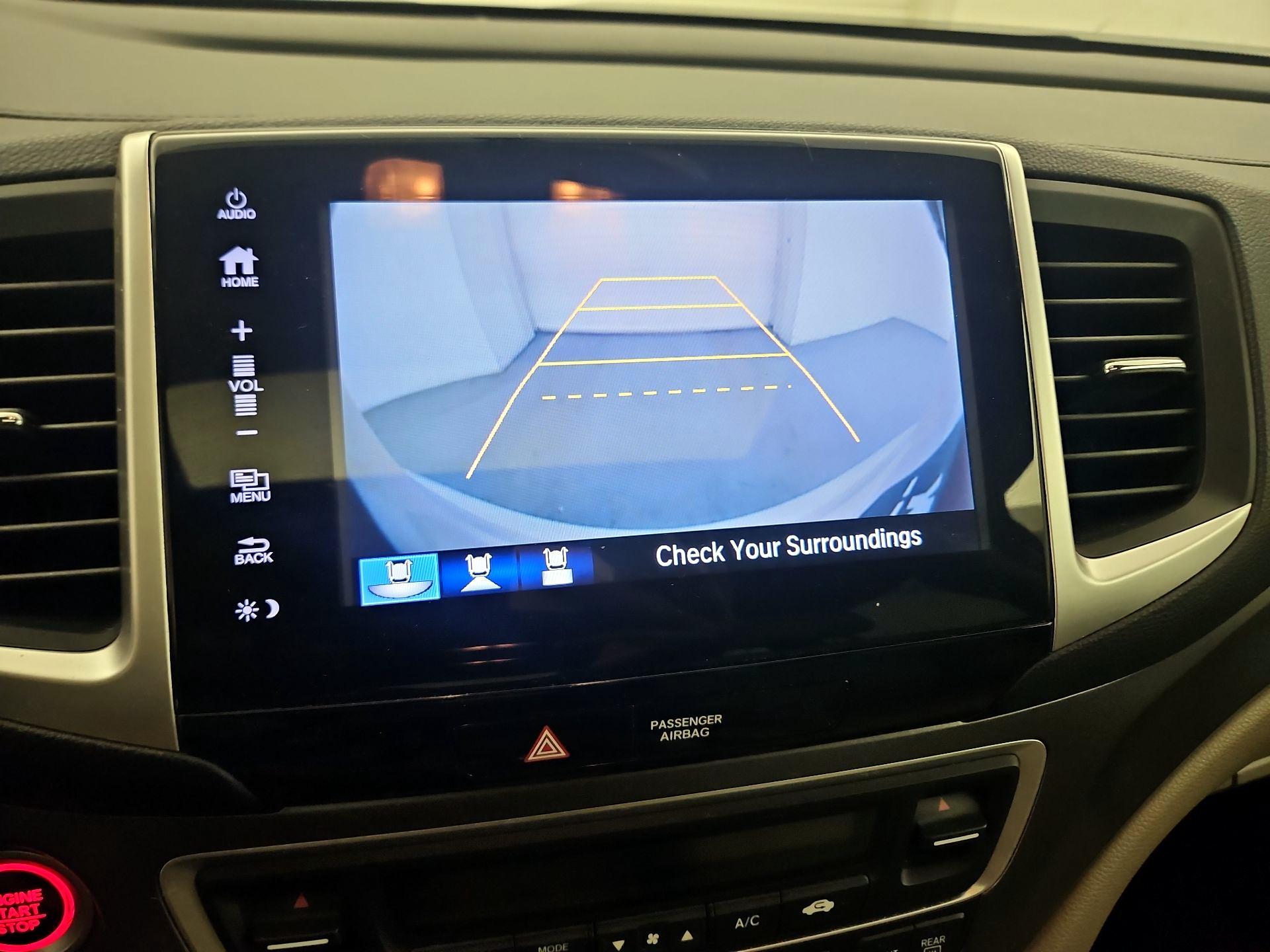 Thumbnail: 2017 Honda Pilot - 14