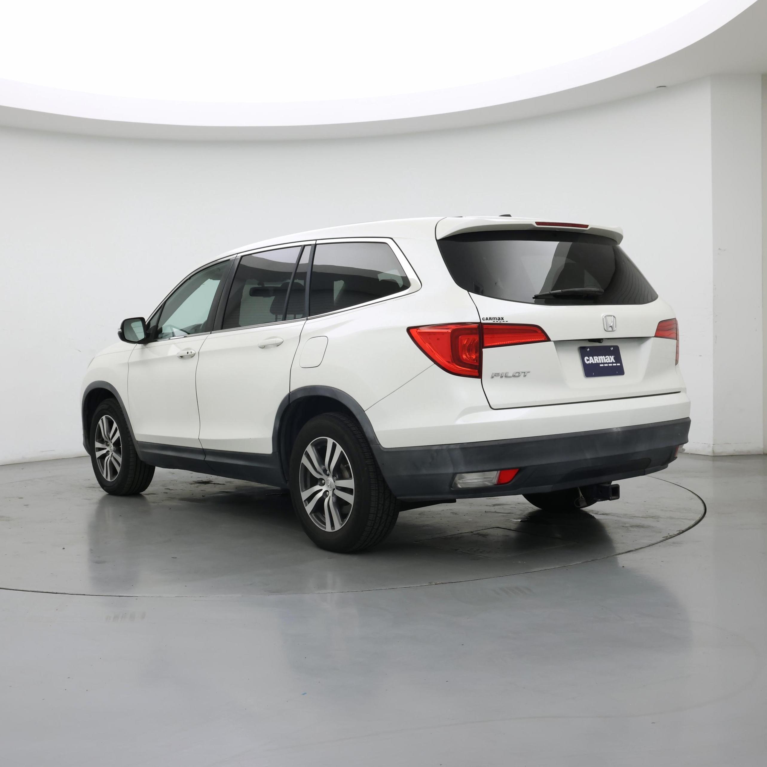 Thumbnail: 2017 Honda Pilot - 2