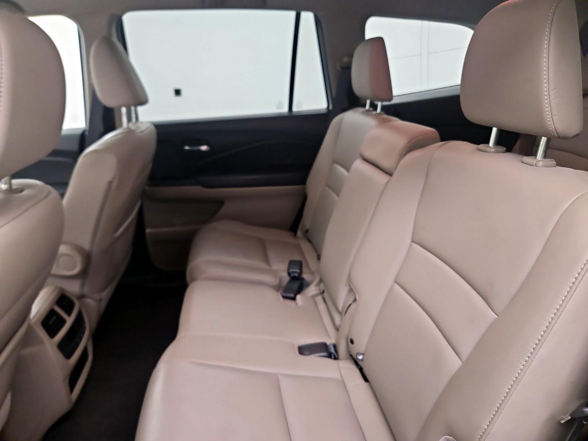 Thumbnail: 2017 Honda Pilot - 19