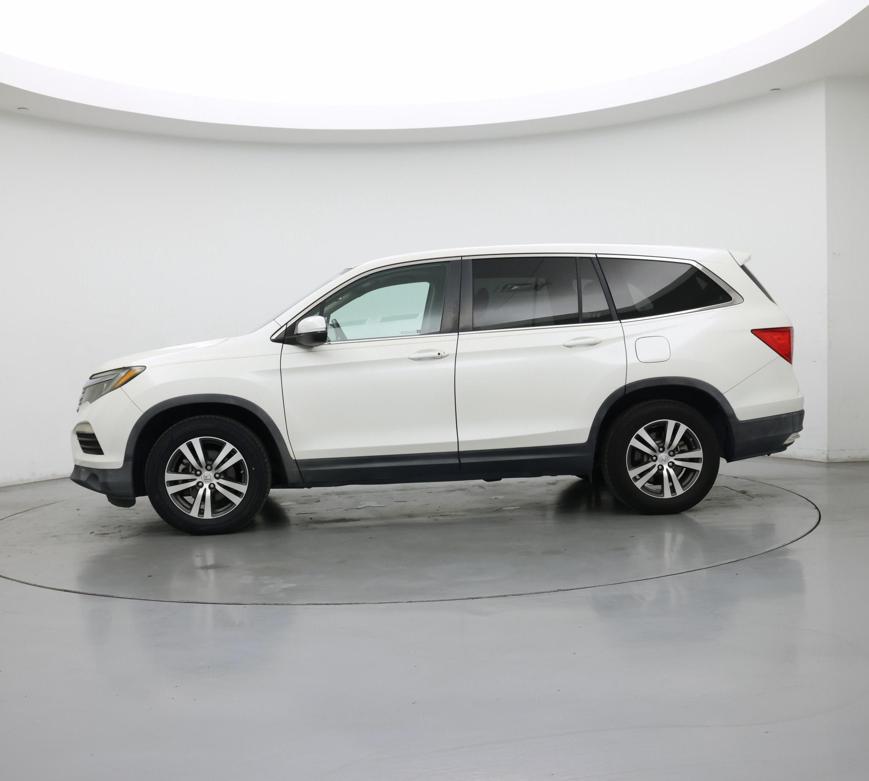 Thumbnail: 2017 Honda Pilot - 3
