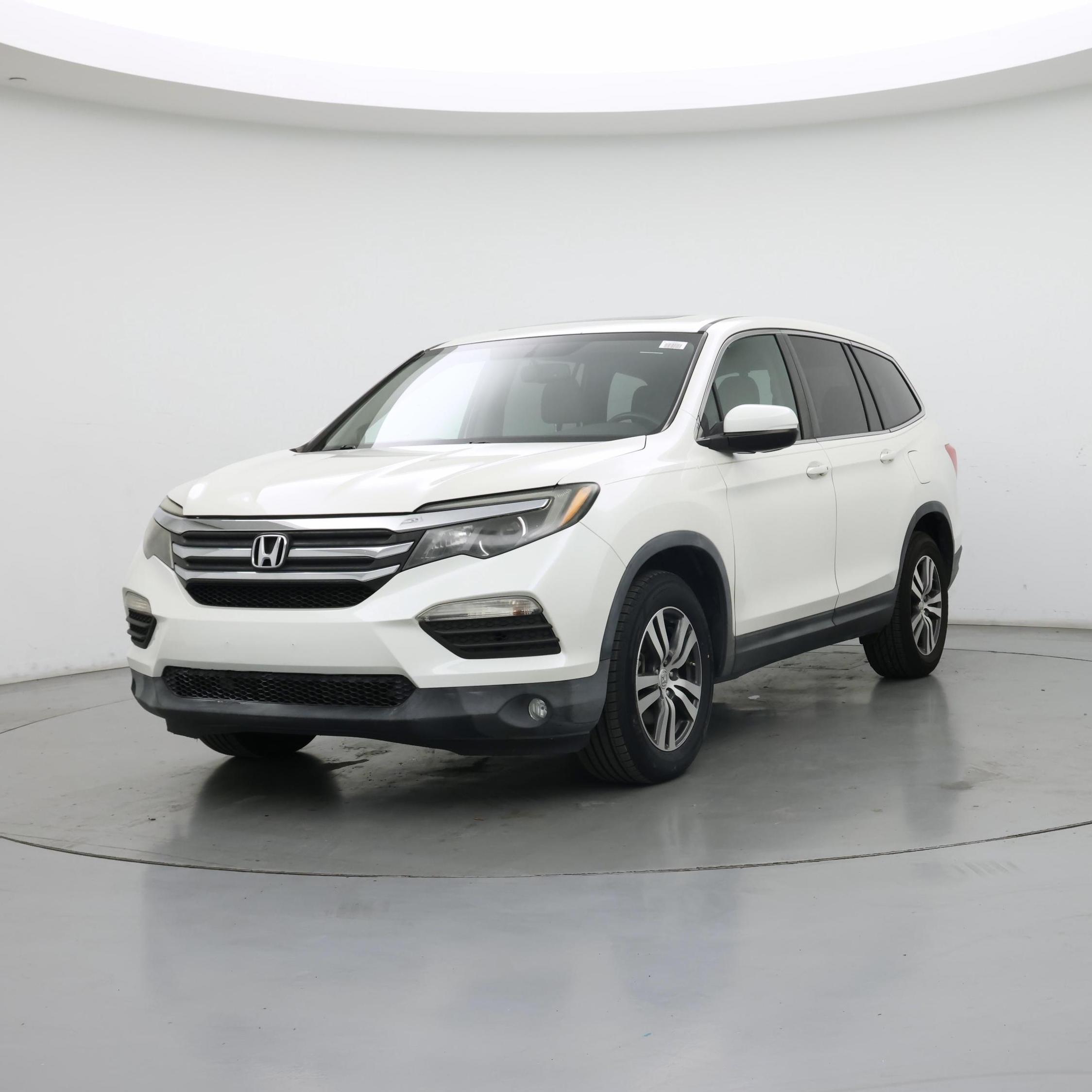 Thumbnail: 2017 Honda Pilot - 4