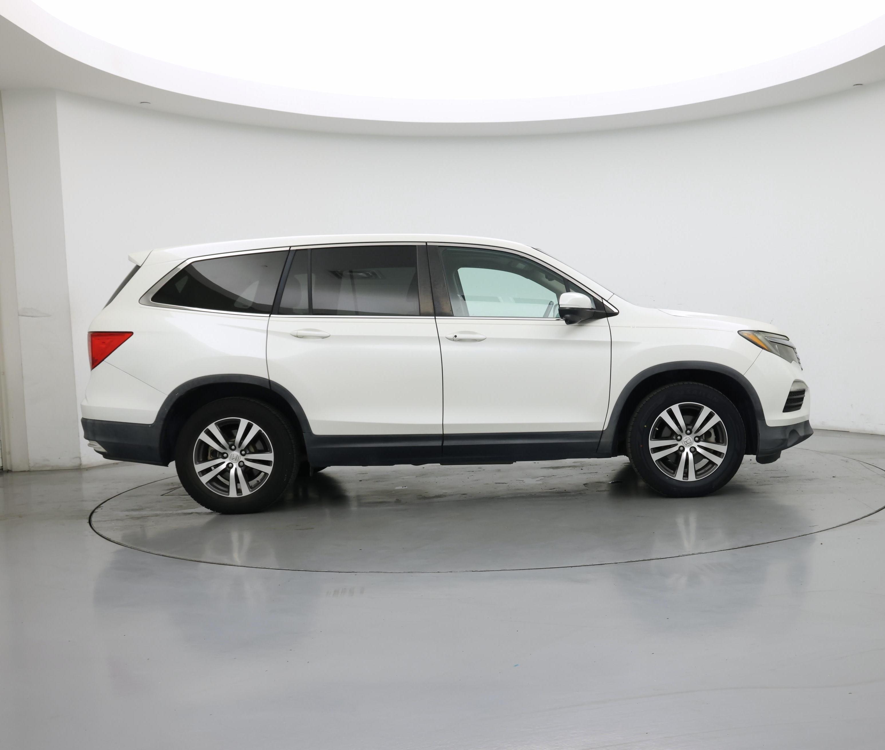 Thumbnail: 2017 Honda Pilot - 7