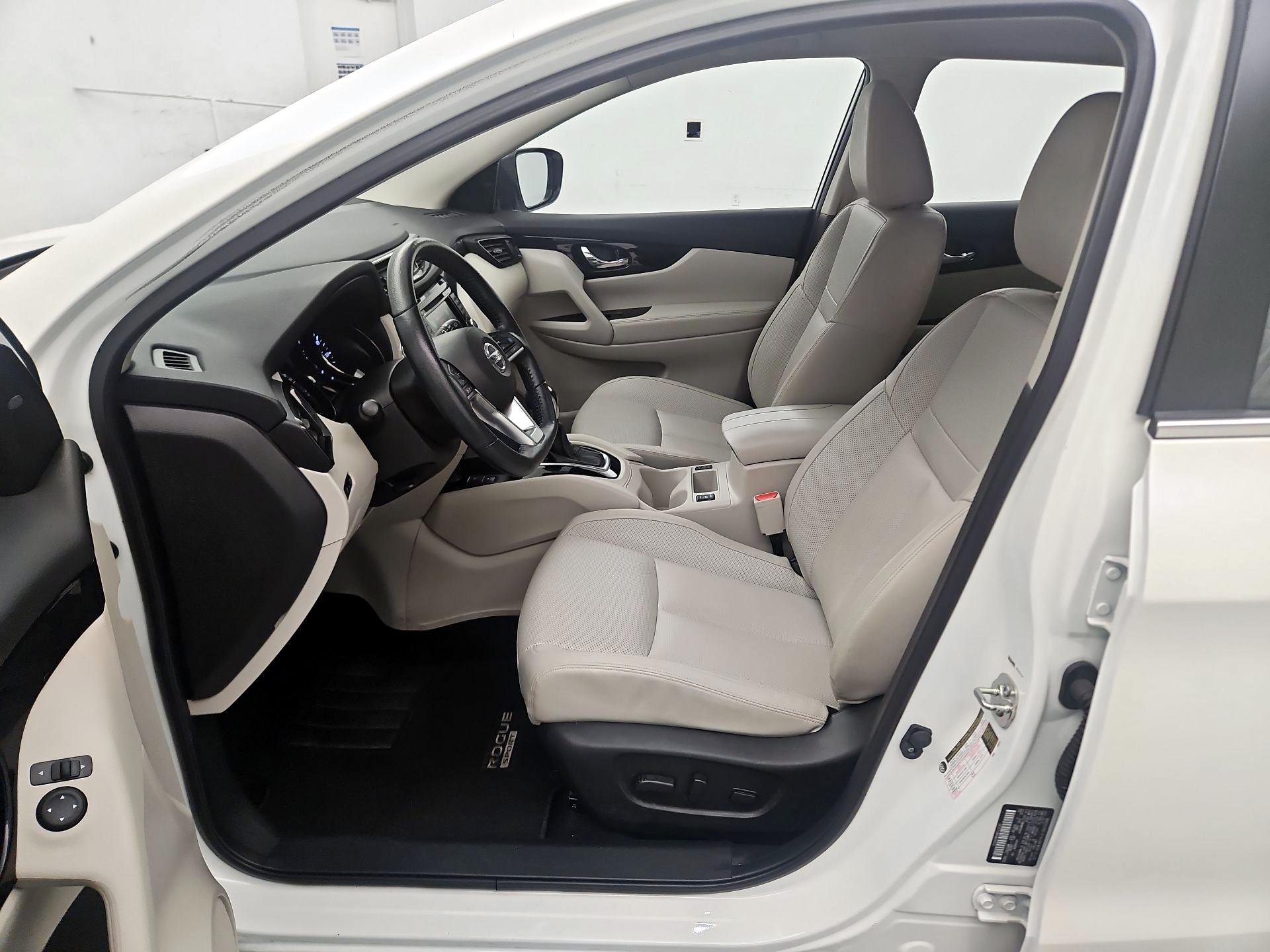 Thumbnail: 2022 Nissan Rogue Sport - 11