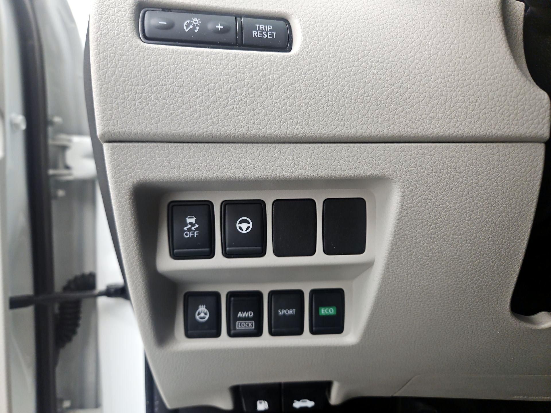 Thumbnail: 2022 Nissan Rogue Sport - 13