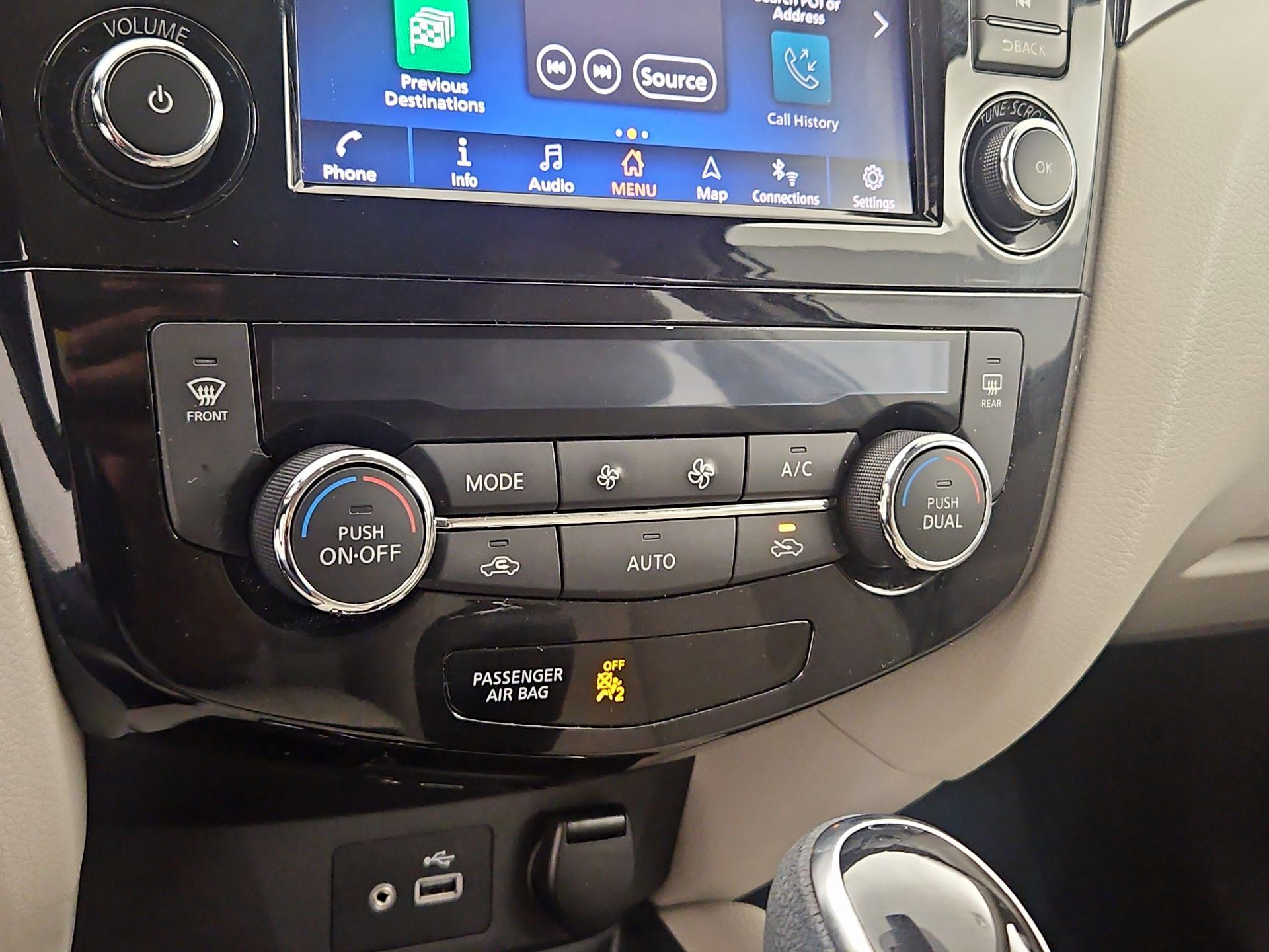 Thumbnail: 2022 Nissan Rogue Sport - 17