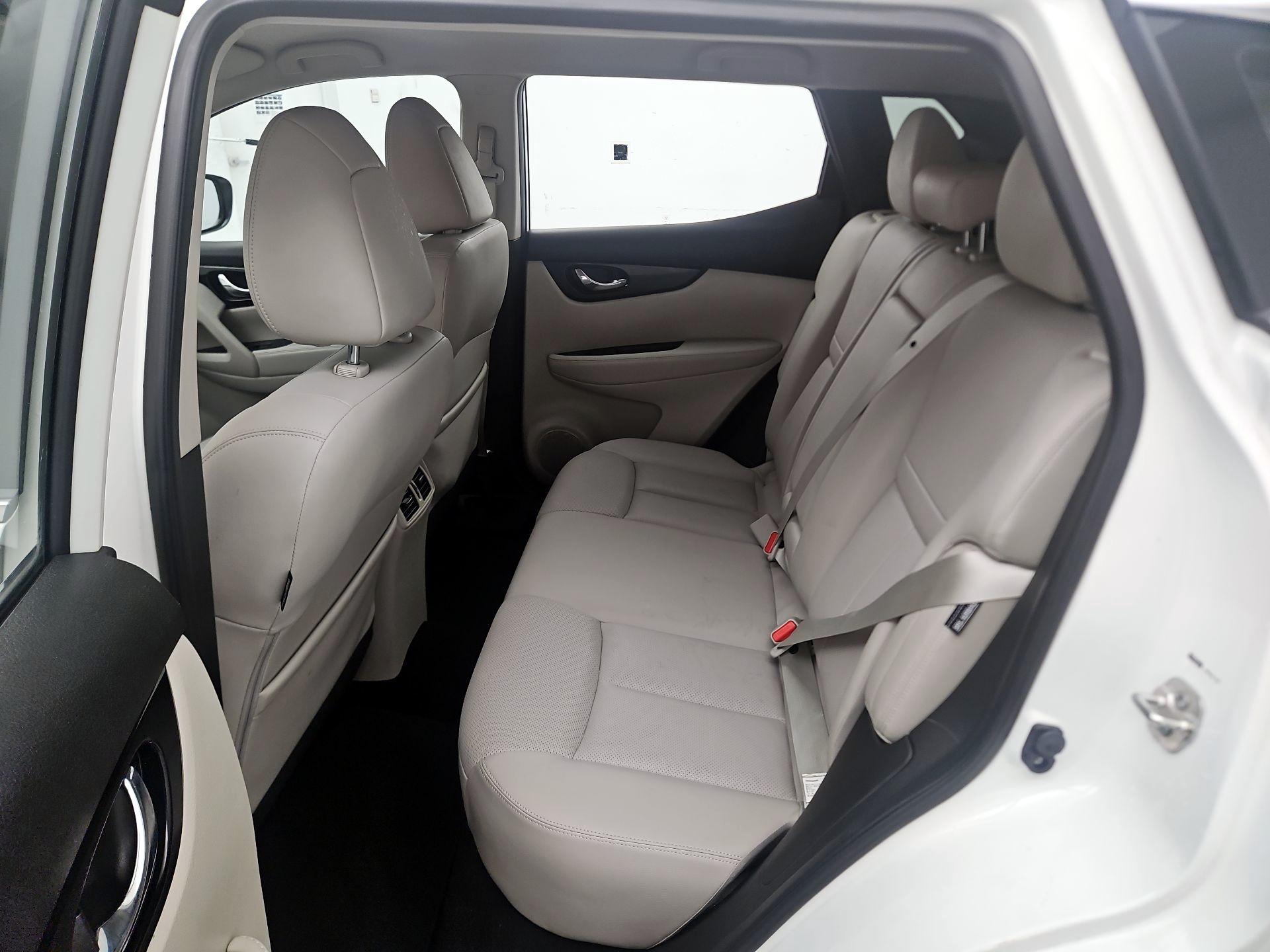 Thumbnail: 2022 Nissan Rogue Sport - 20